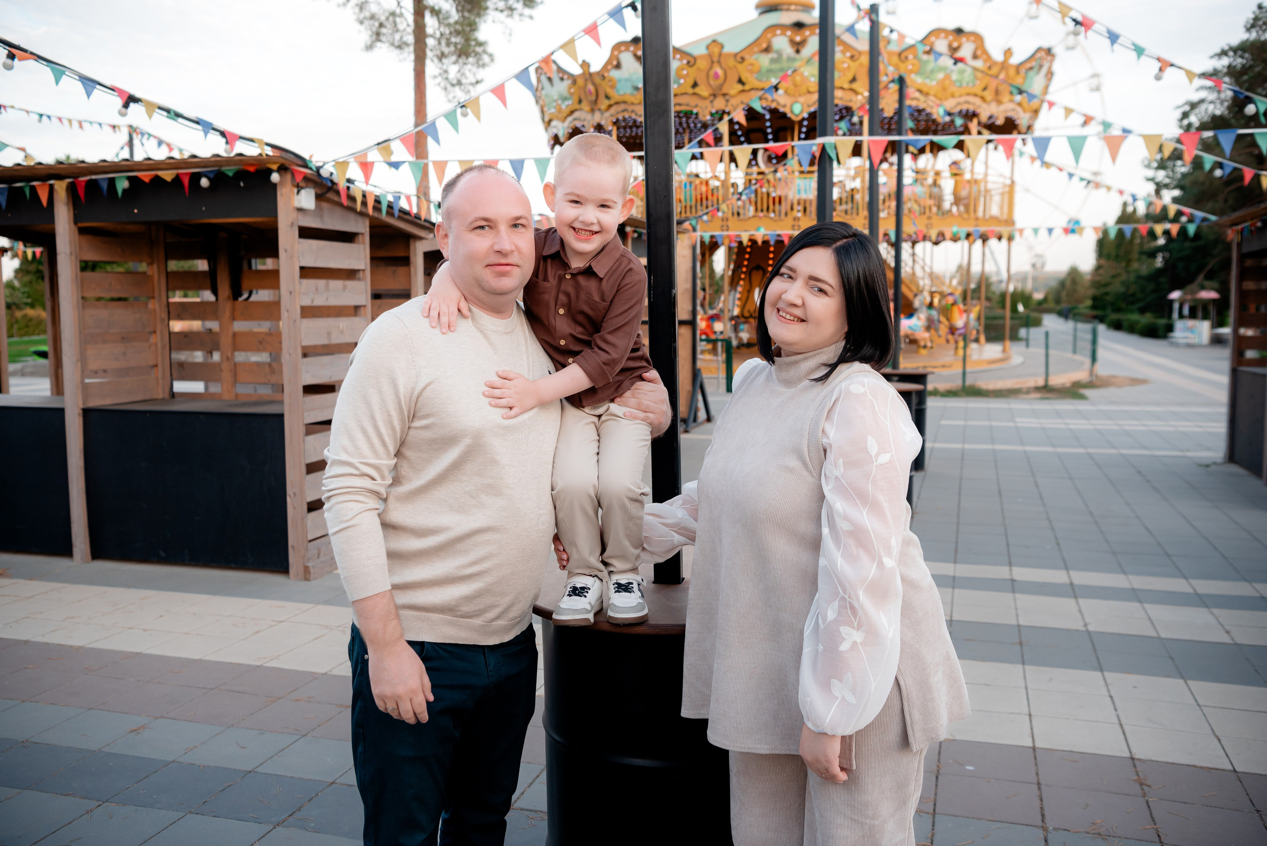 Семья в ЦПКиО. Фотограф в Волгограде и Волжском Александр Горбань