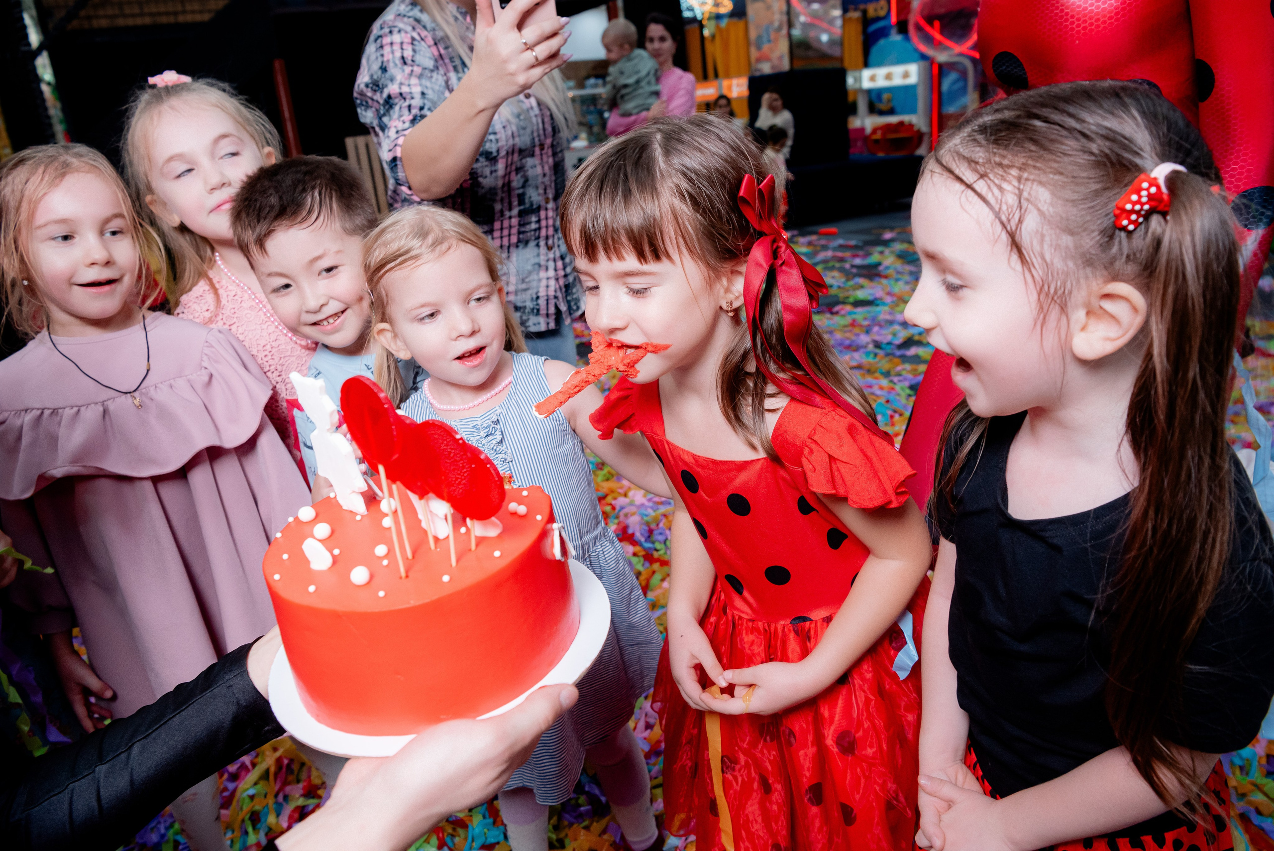 ДР в Локо Мотив Аниматоры Леди Баг. Фотограф в Волгограде и Волжском Александр Горбань