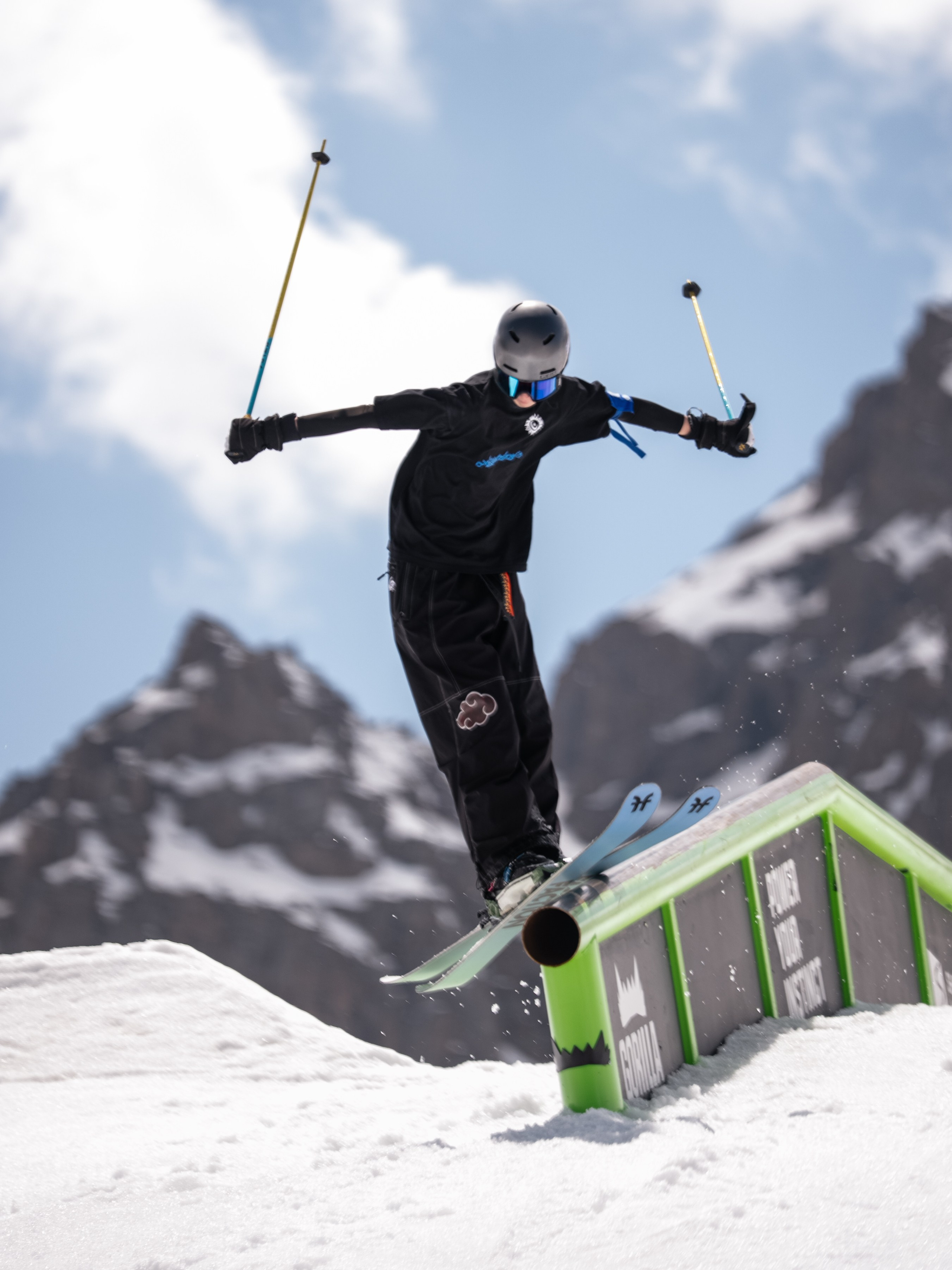 Gorilla IMBA CAMP 2026. Сайт Алматинского НЮ АРТ, будуар и фэшн фотографа Дениса Карпенко