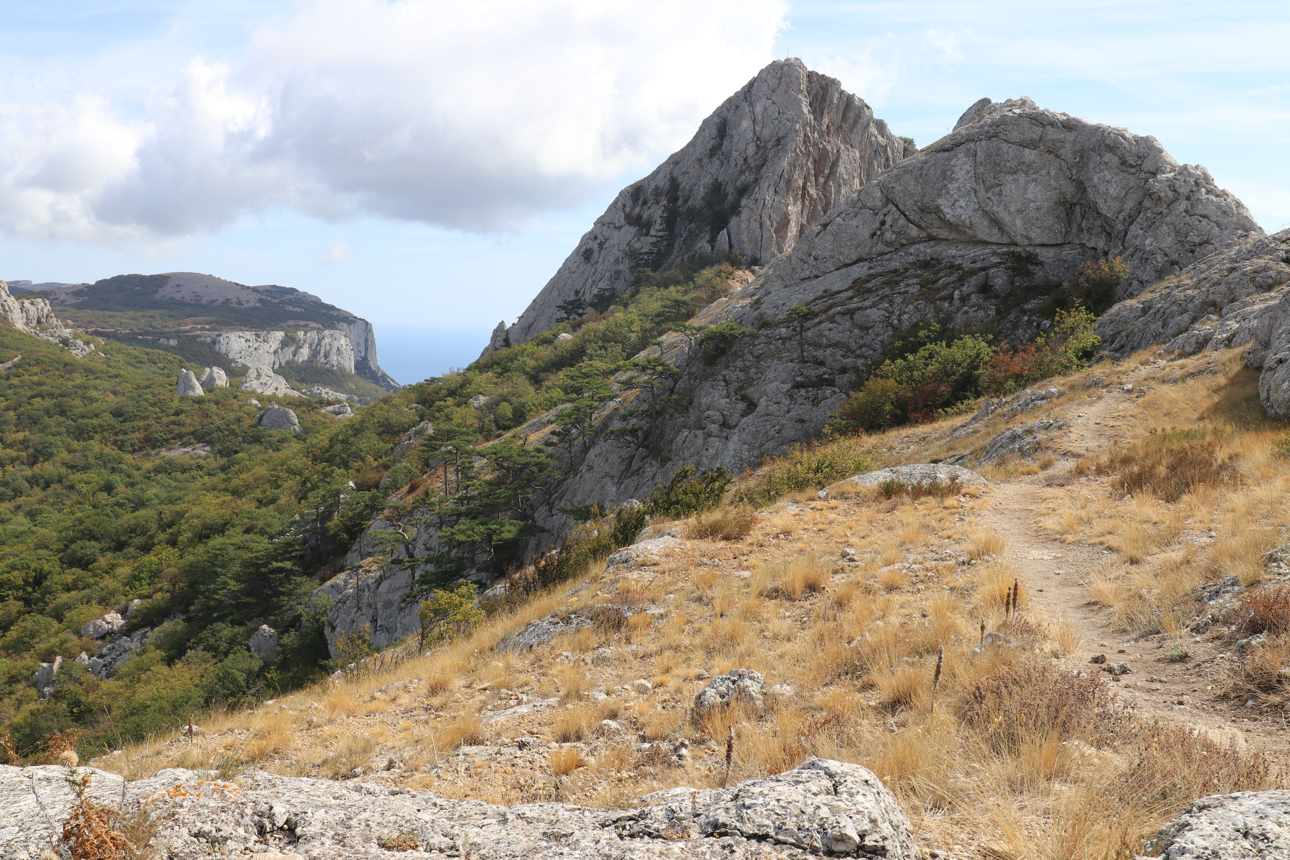 Крым. ЮБК (Судак, Карадаг, гора Клементьева, Меганом, Ильяс-Кая). Сентябрь 2020. Путешественник-фотограф из Санкт-Петербурга Татьяна Свистулина