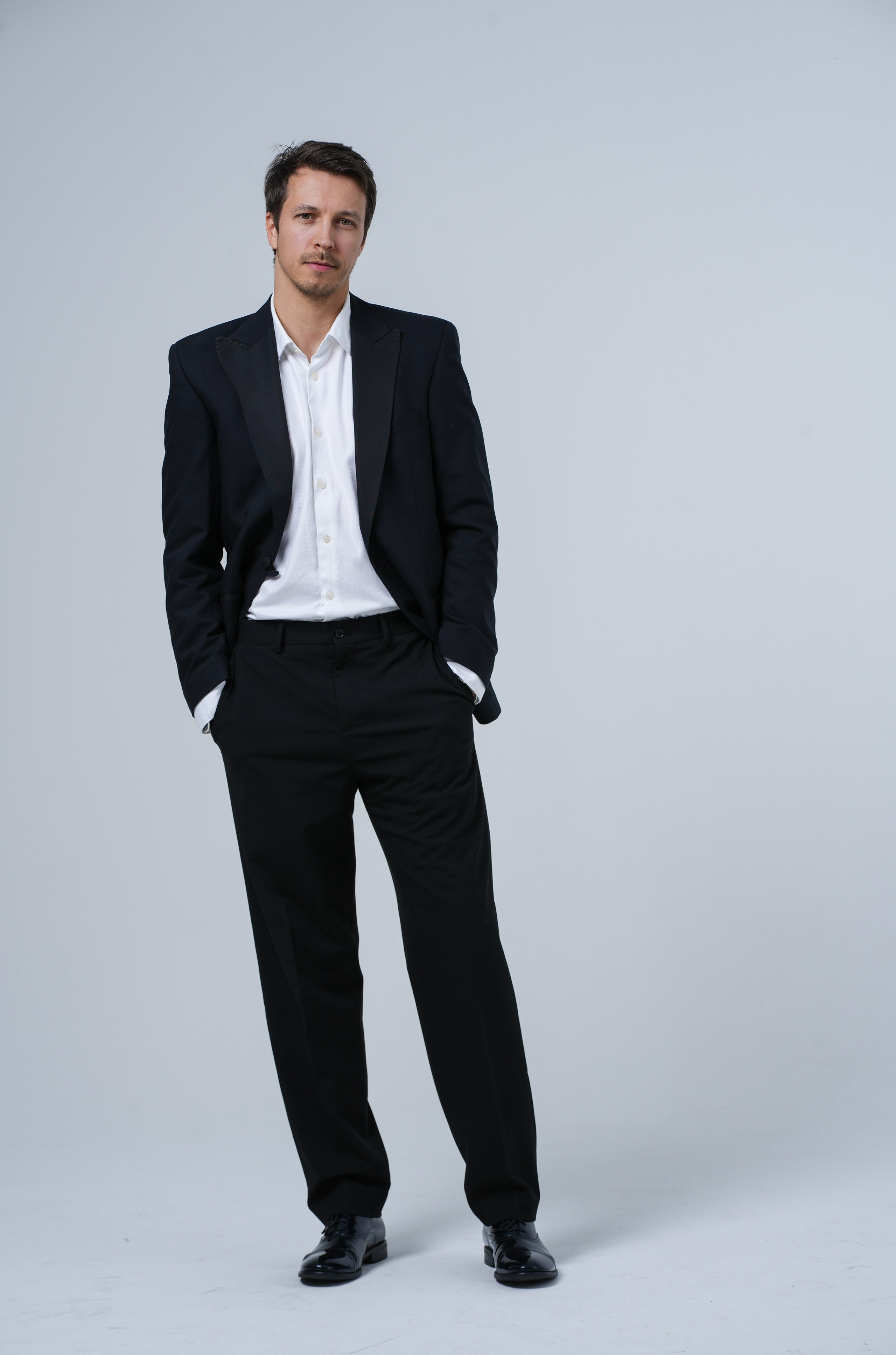 Актер Денис Васильев. Портретная съемка в Москве, студийный фотограф Игорь Фомин