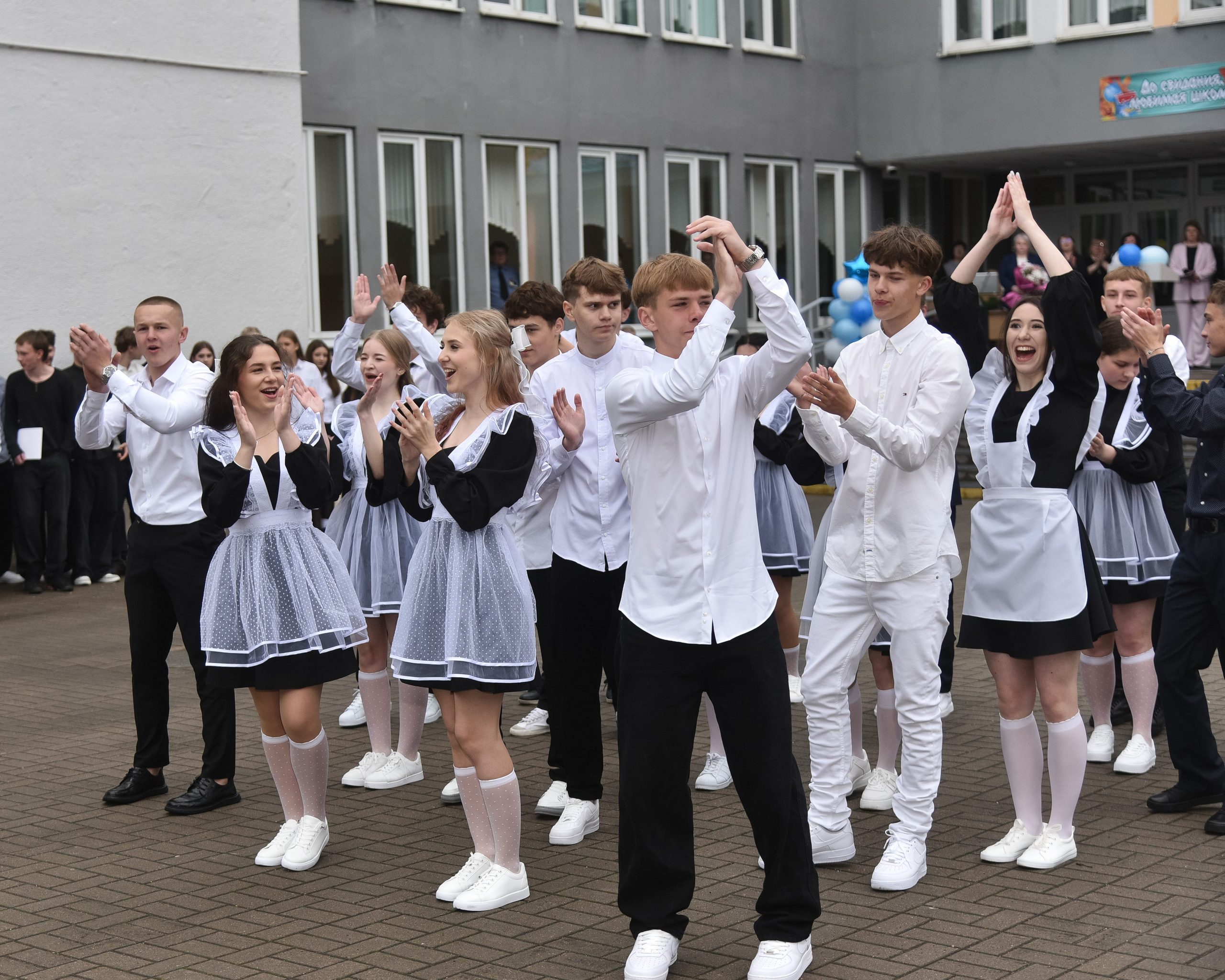 Последний звонок 🔔. Фотограф Олег Юршевич Солигорск Минск