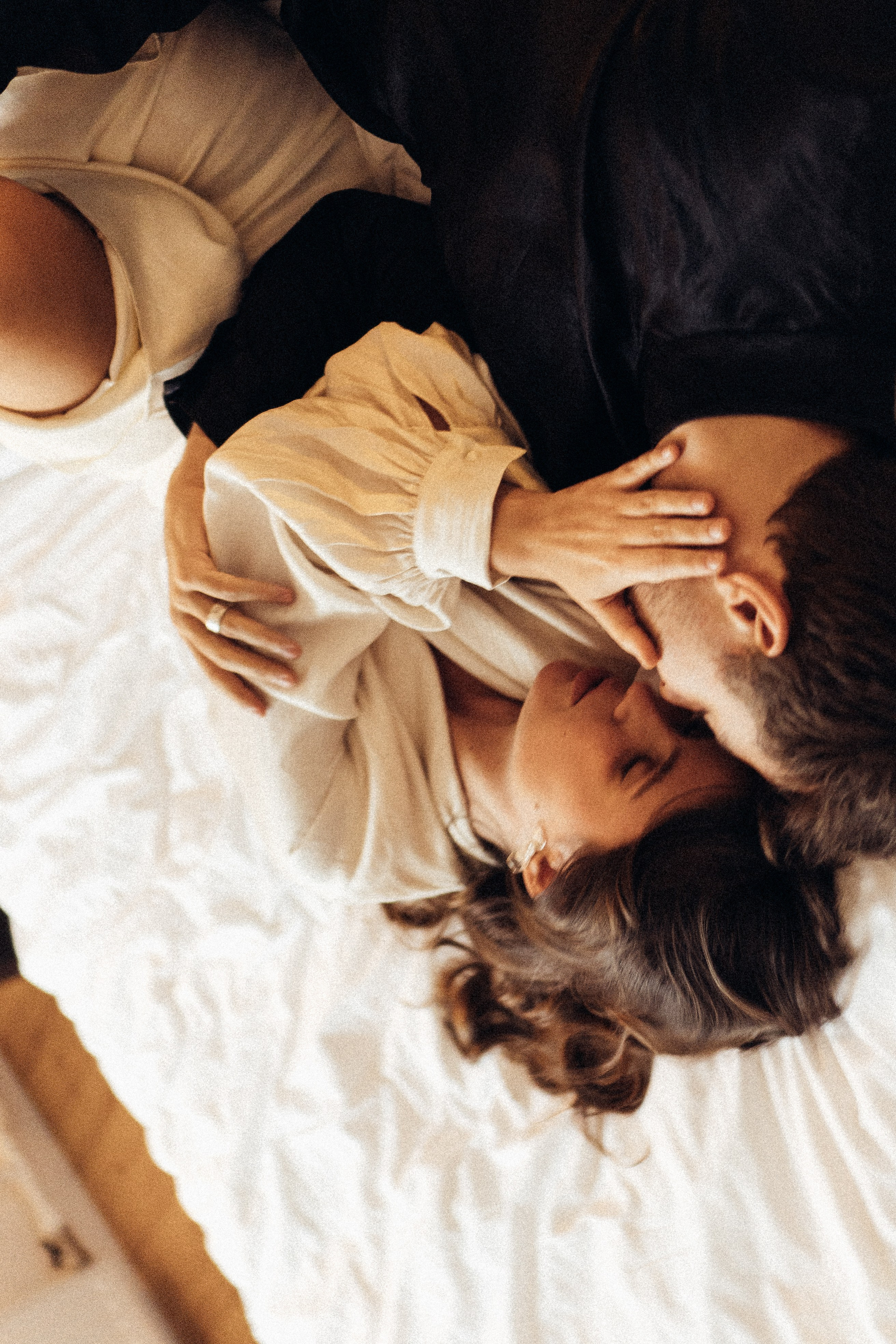 УТРО ЖЕНИХА И НЕВЕСТЫ В ПИТЕРСКОЙ КВАРТИРЕ И СЬЕМКА С СВАДЕБНЫХ ОБРАЗАХ. Профессиональный фотограф, Санкт-Петербург — Виктория Богомолова