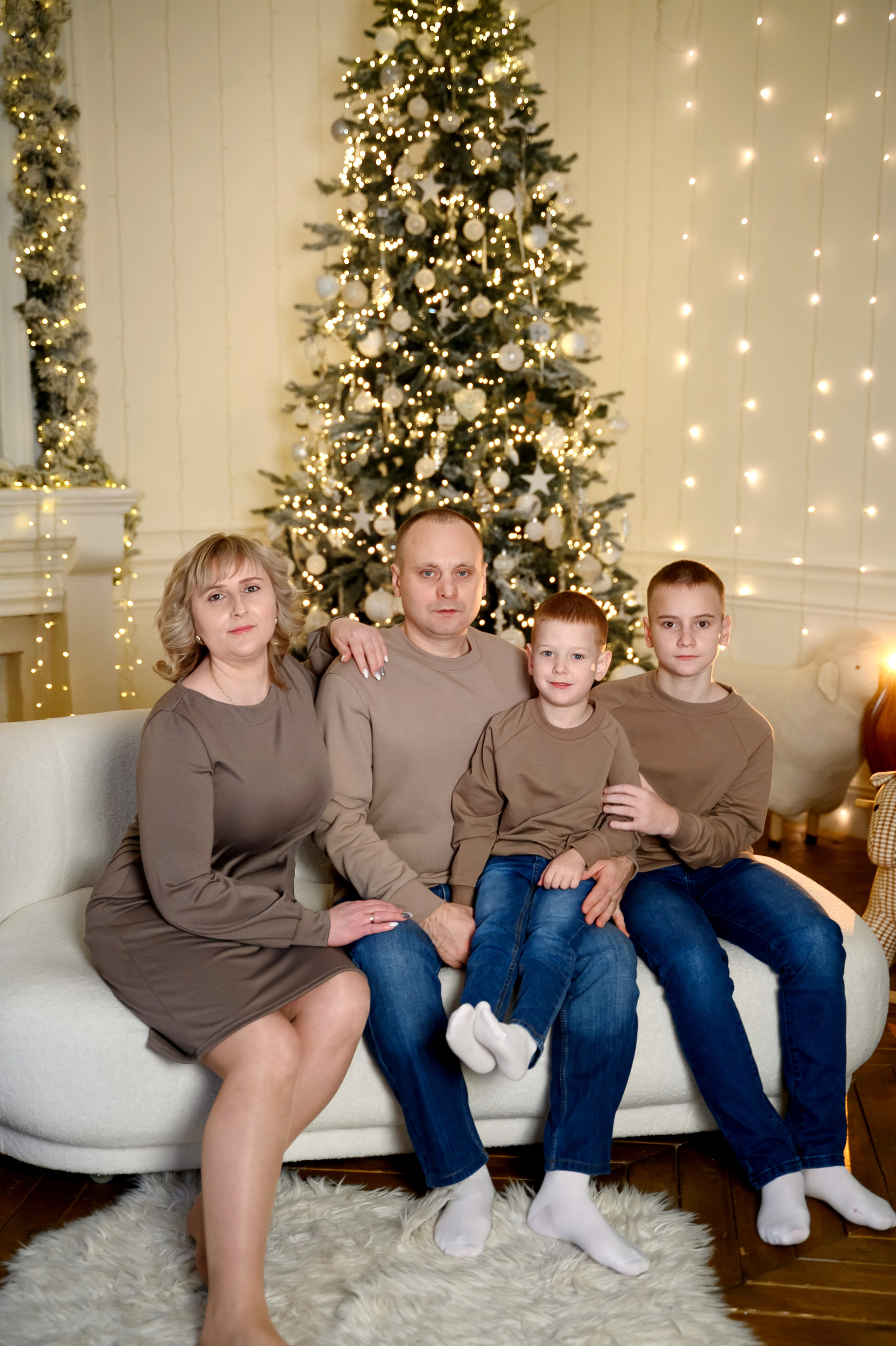 Новогодняя 2025-26 «Файн-Арт. Фотограф новорожденных, семейный детский в Тюмени Татьяна Морозова