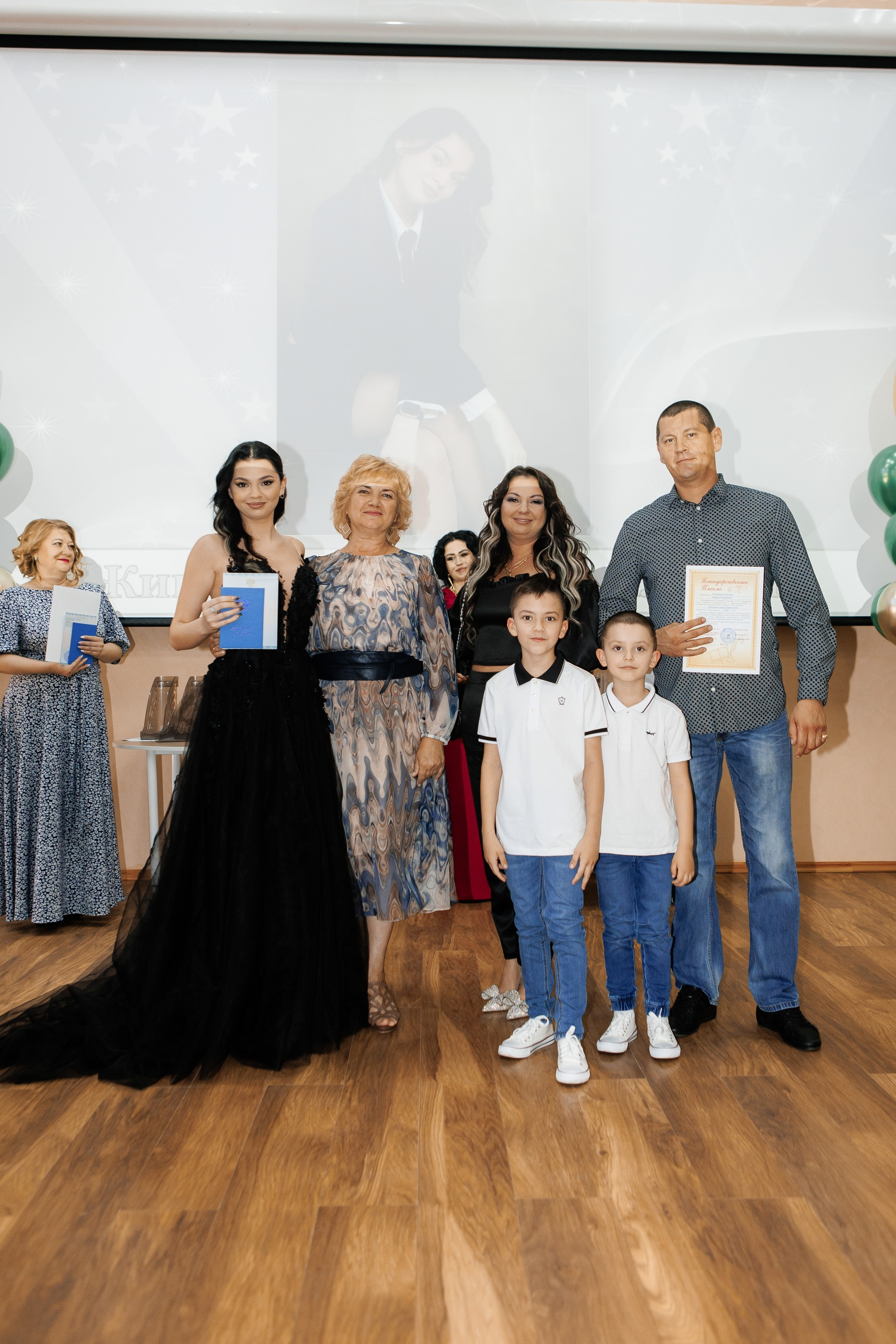 Выпускной Гимназия 12 2024 г. Свадебный и портретный Фотограф в Липецке Дмитрий Котюков