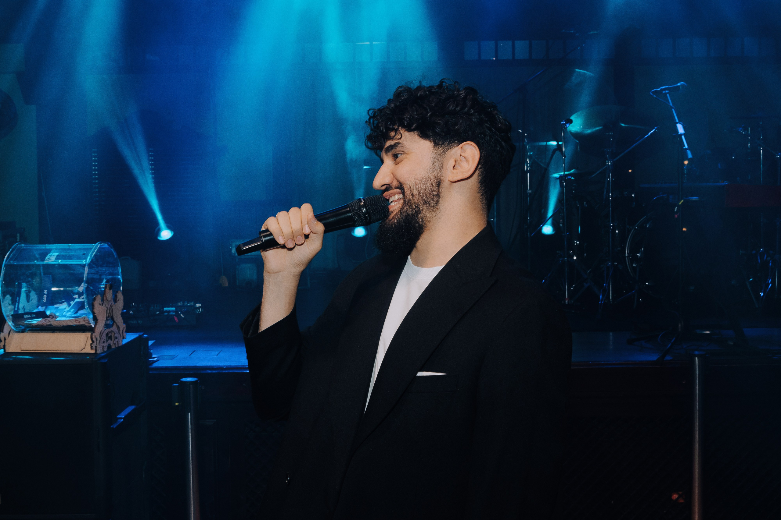 20 ЛЕТ МЕГАПОЛИС ЧЕЛЯБИНСК ХЕДЛАЙНЕР ЕЛКА. Репортажный фотограф Зуев Роман г. Челябинск