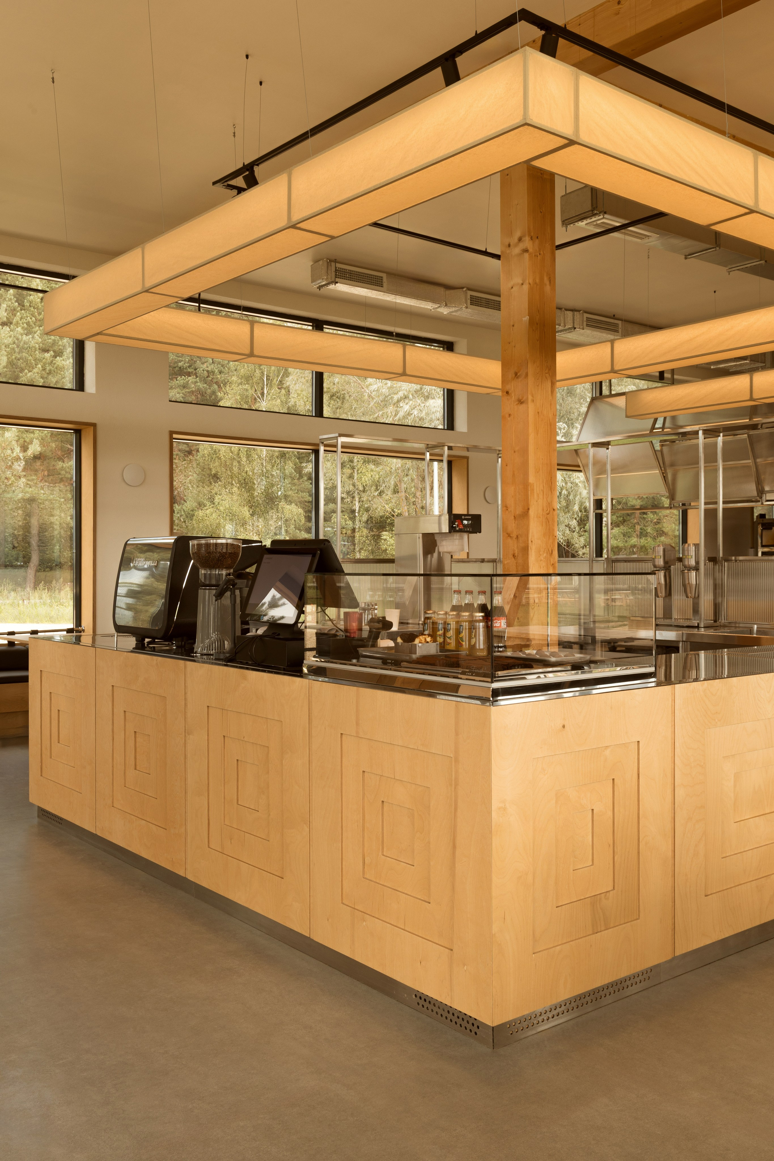 Модернистское кафе-пиццерия на природе: проект FruitDesign с акцентом на созерцание. Интерьерный фотограф в Нижнем Новгороде и Москве Владимир Гудков