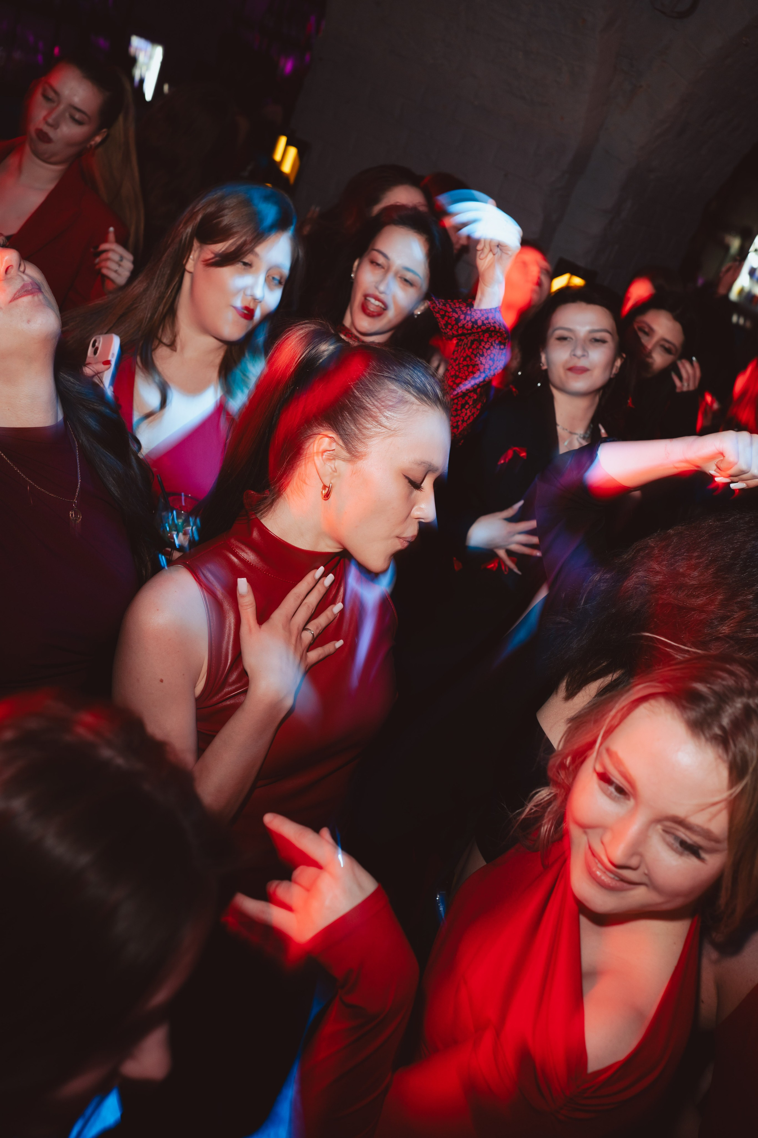 SO STRIP // Woman's moment. Репортажный фотограф в Казани Виктория Трунова