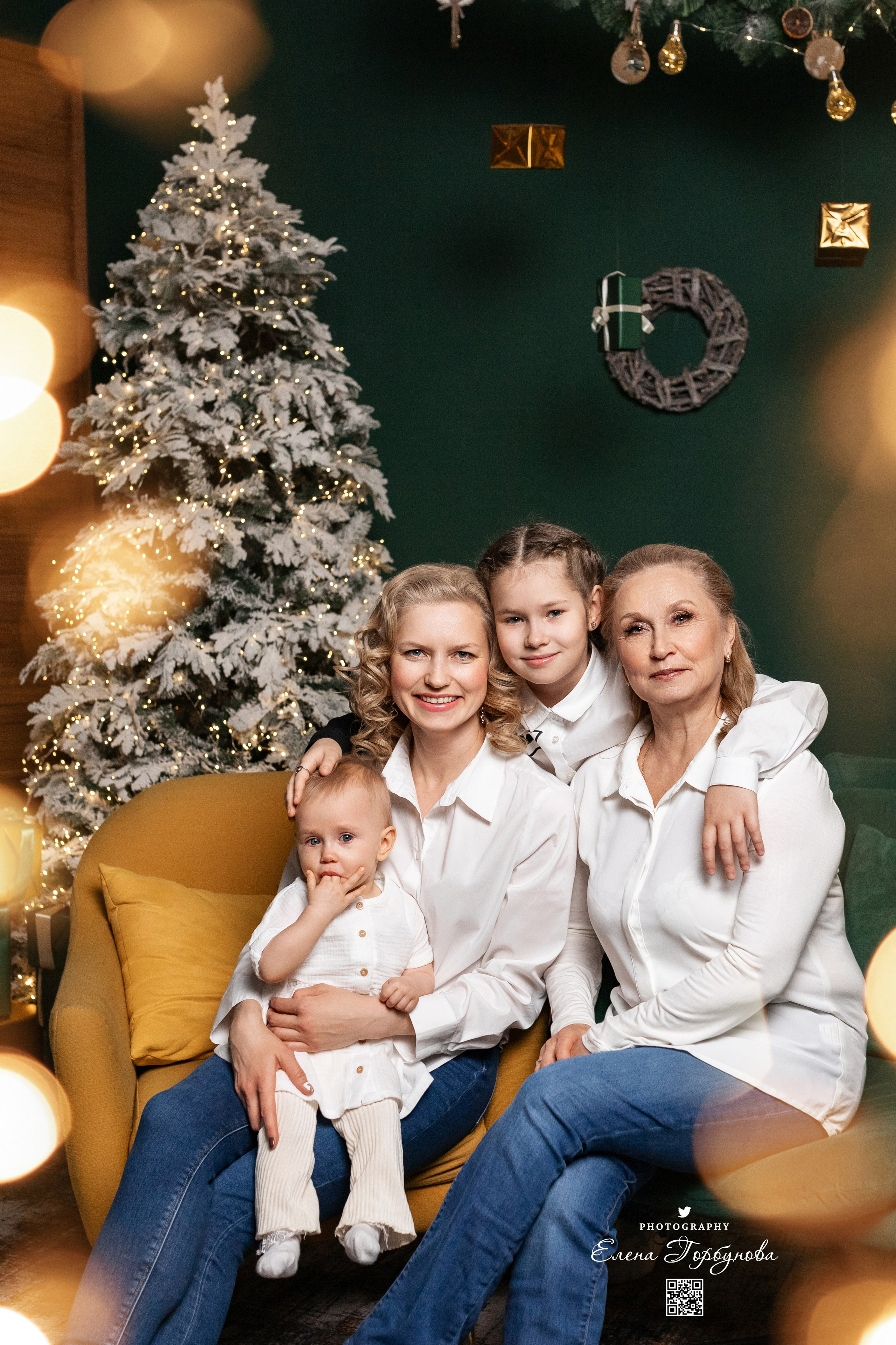 Семья Светланы. Студия Prestig Декабрь 2024. Фотограф Пермь. Свадьбы. Семья и дети, школа, д. сад. Фотокниги