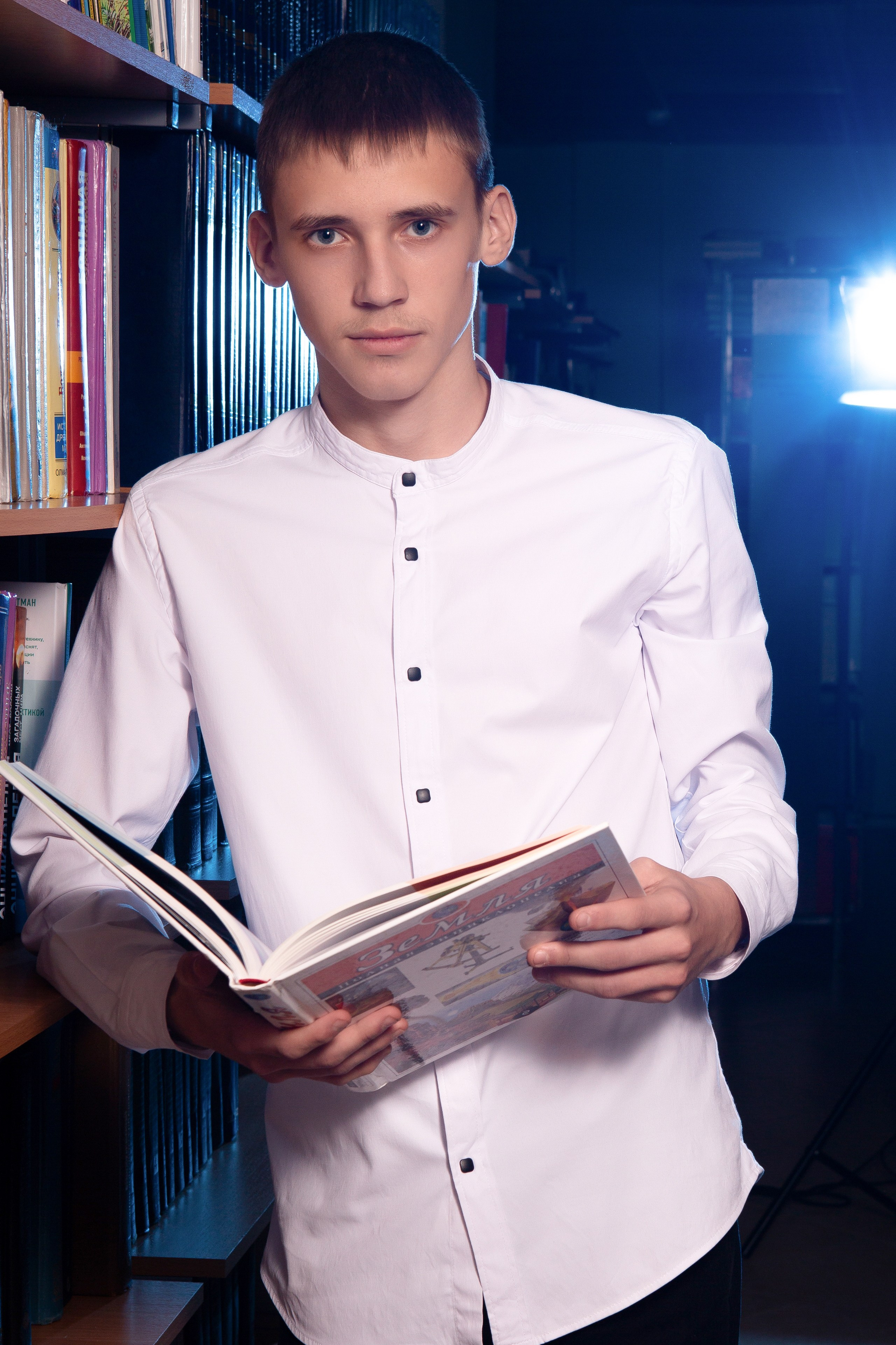 Съемка в библиотеке для 11 класса #2. Профессиональный фотограф в Мценске и Орловской области