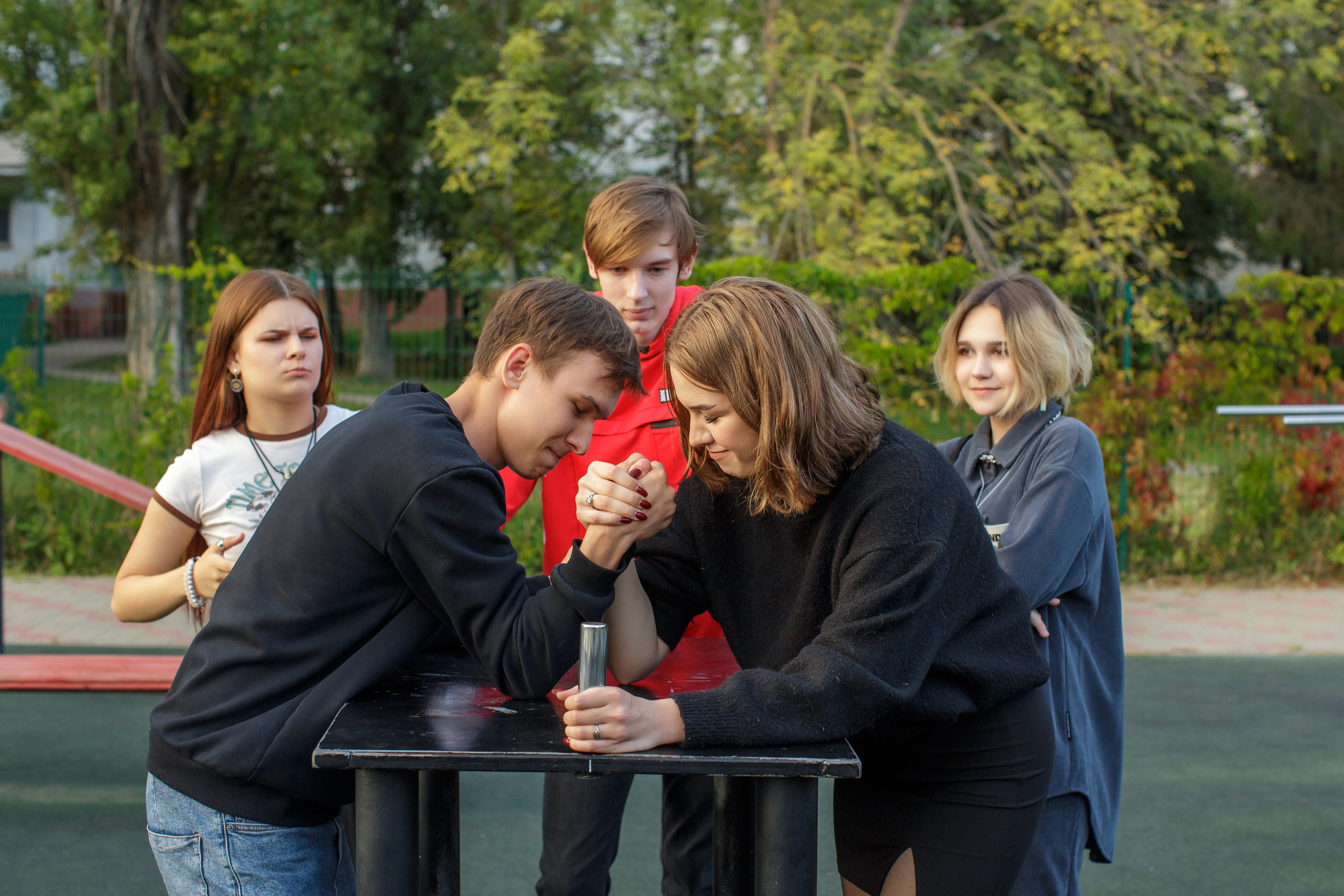 Уличная фотосессия выпускников. Школьные выпускные альбомы в Белгороде