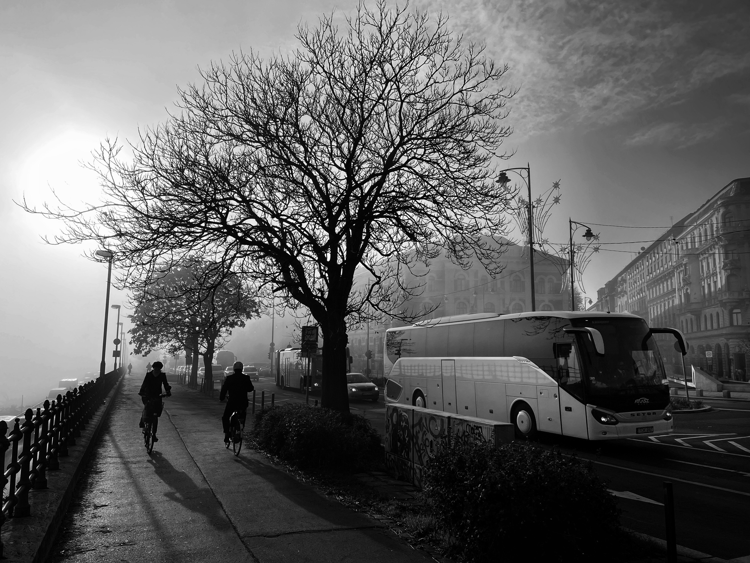 STREET PHOTOGRAPHY. Photographer in Budapest  — Yura Knyazev