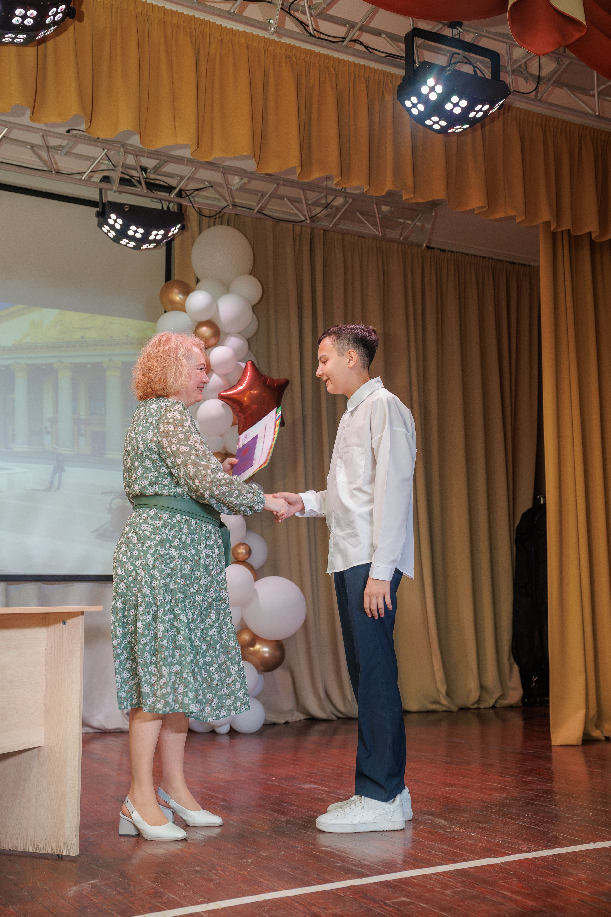 Вручение аттестатов. Свадебный и семейный фотограф в Новосибирске Ирина Дорошкова