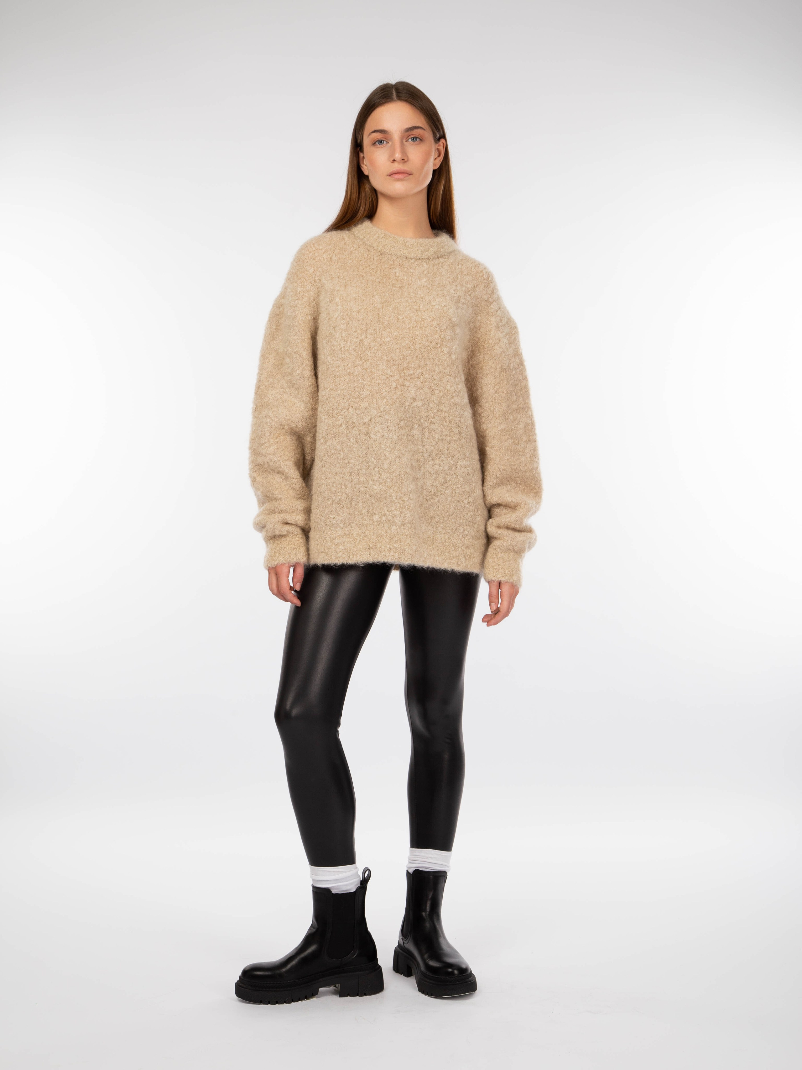 Модельная съемка одежды для брендов в Москве. Фотограф Анна Татаурова | Авторская фотосъемка в Москве