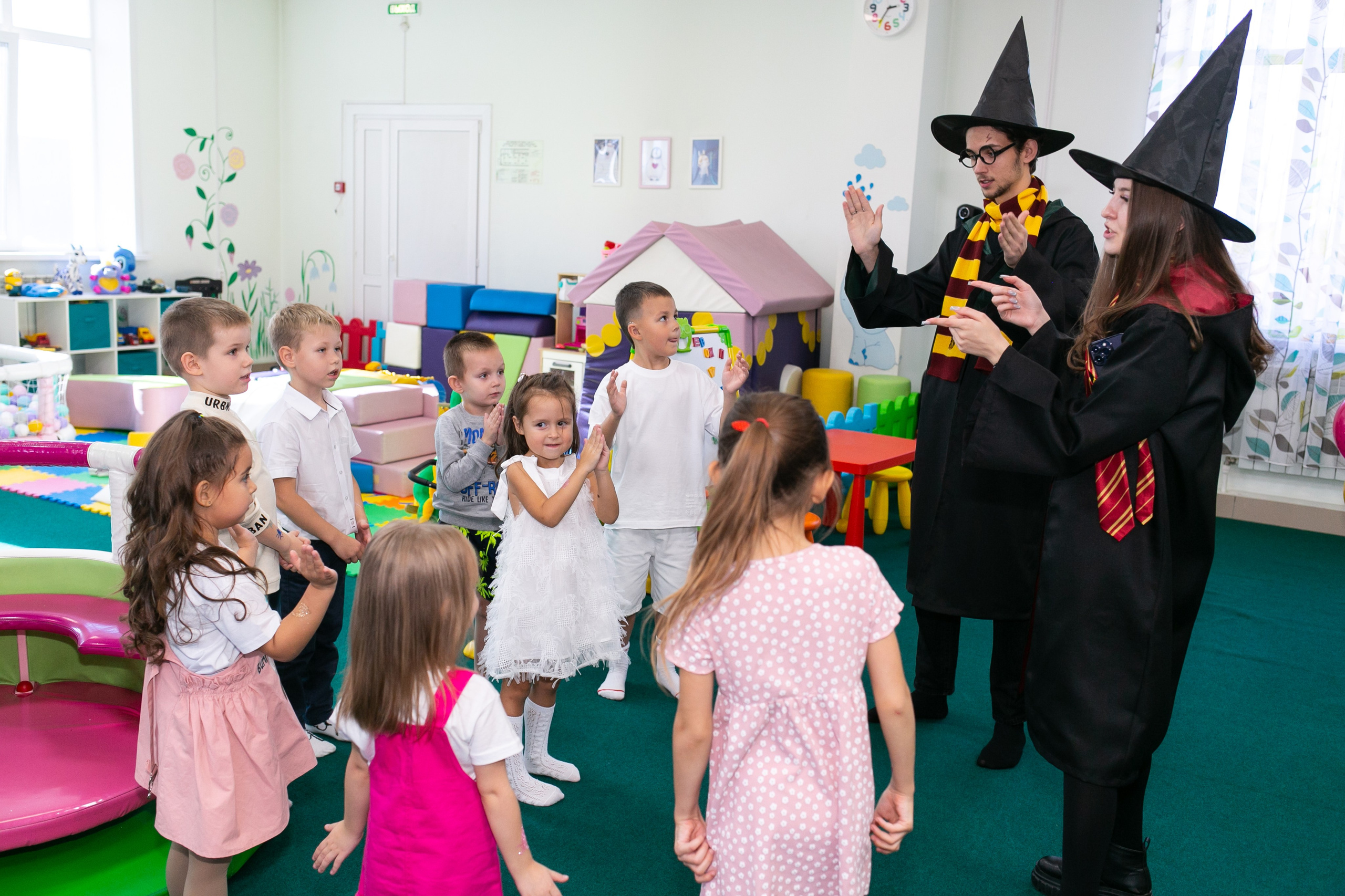 Белый кролик. Гарри Поттер. Фотограф новорожденных и семейный фотограф НСО г. Бердск Марина Львова