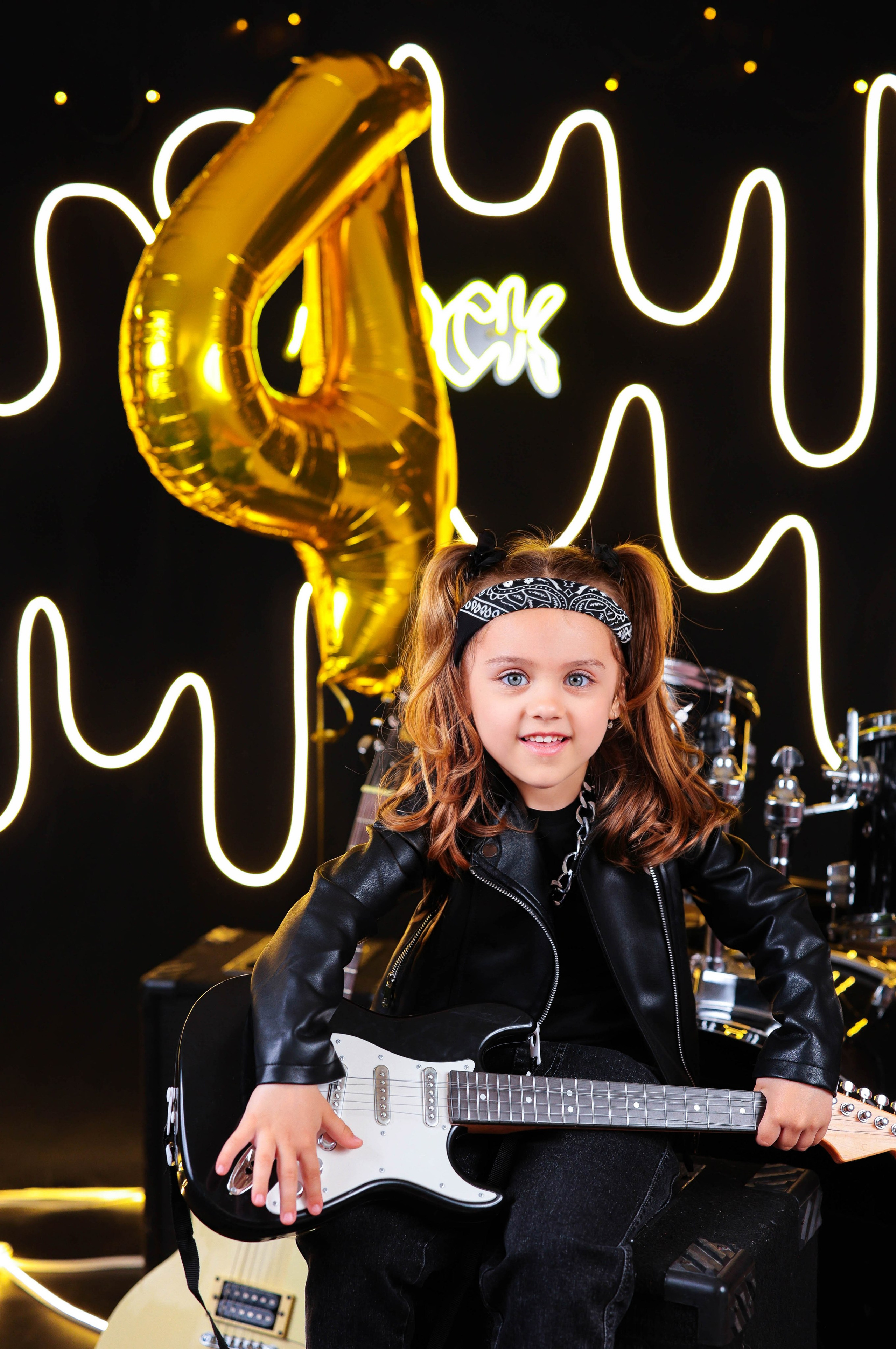 АНТУРАЖ КОВАЛЕВА