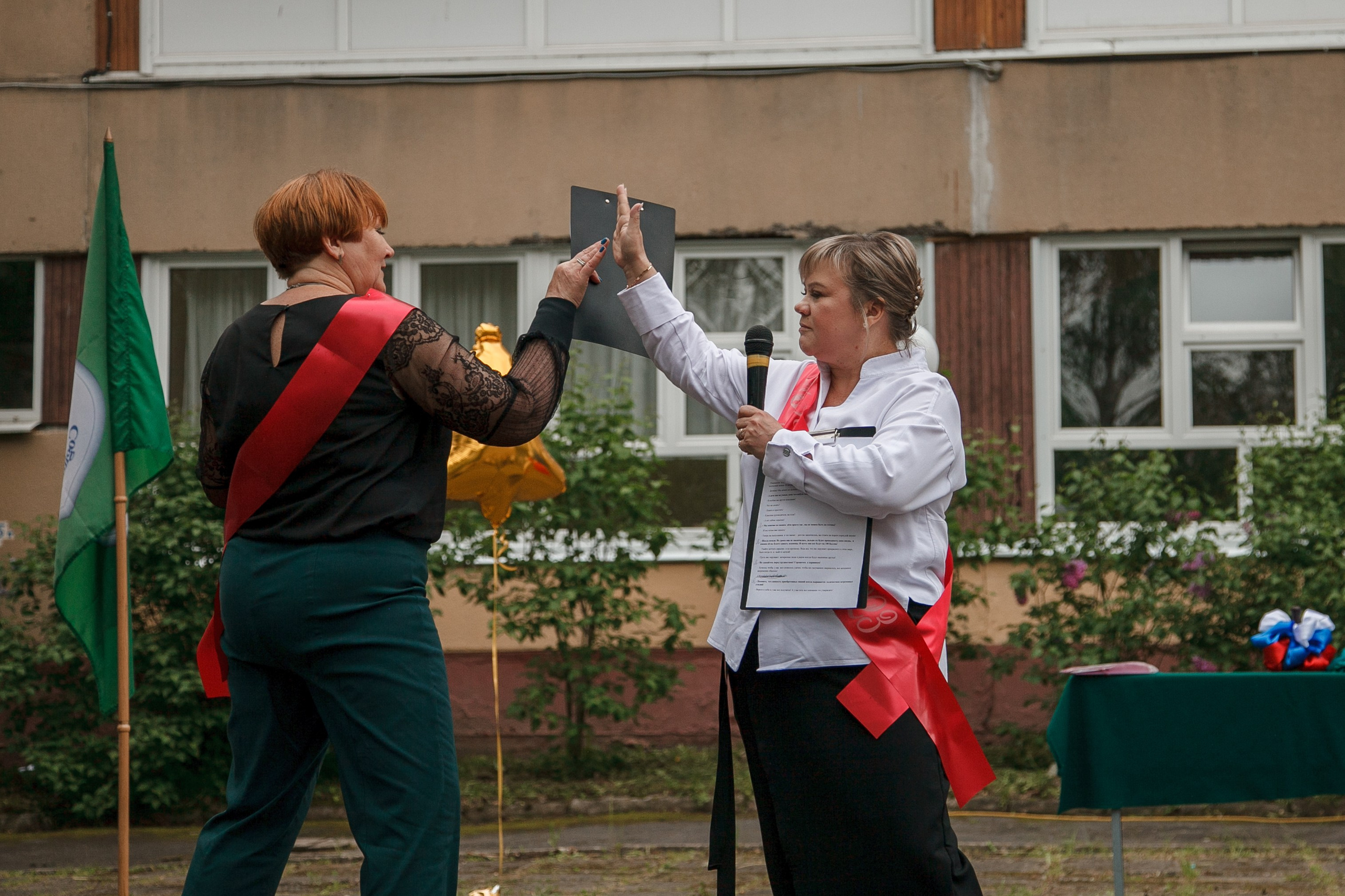 Последний звонок. Ирина Коновалова школьный фотограф. Выпускные альбомы Ярославль
