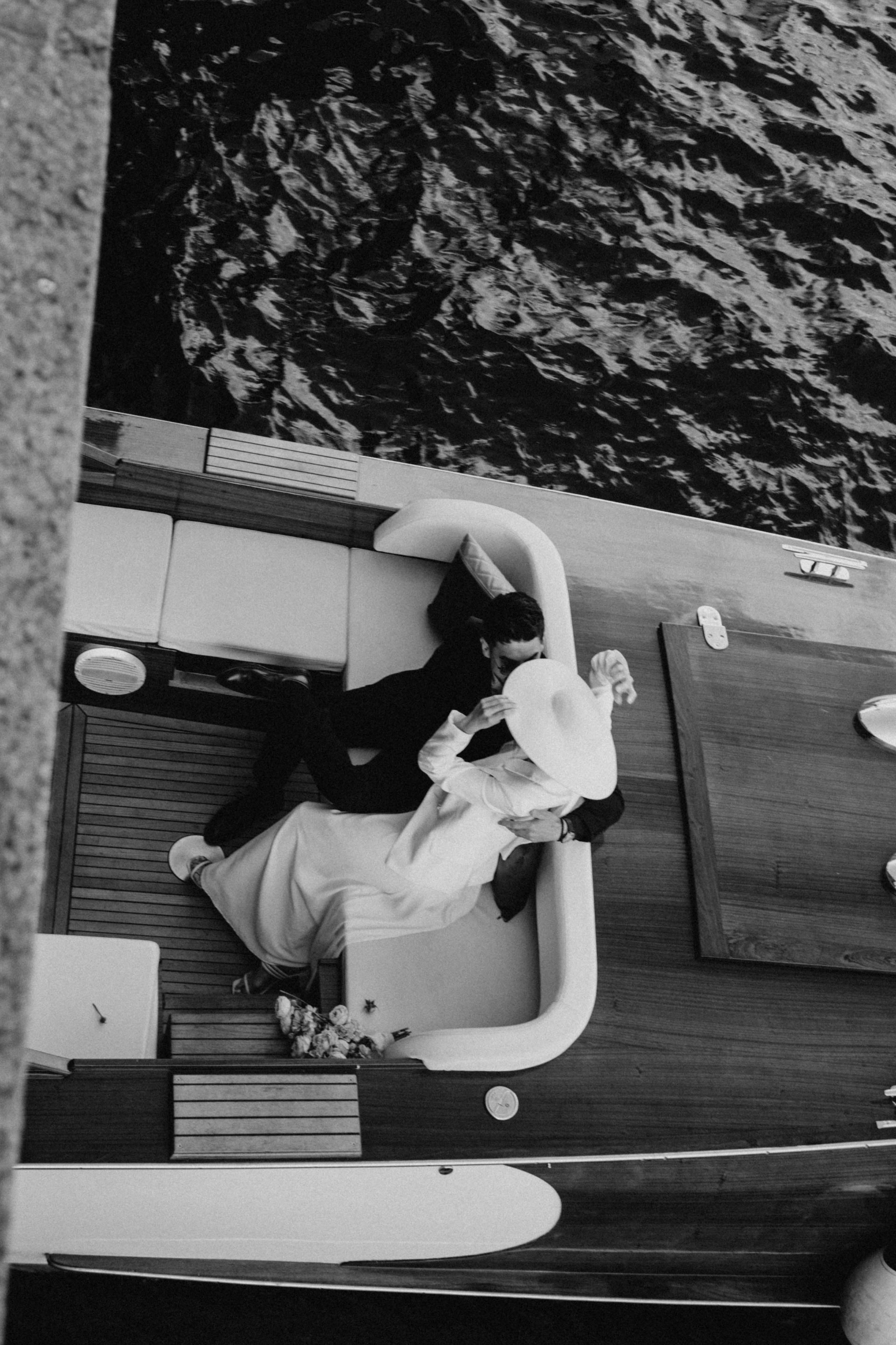 СВАДЕНБНАЯ СЬЕМКА НА КАТЕРЕ ПО КАНАЛАМ САНКТ-ПЕТЕРБУРГА И В АКВАТОРИИ НЕВЫ. Профессиональный фотограф, Санкт-Петербург — Виктория Богомолова