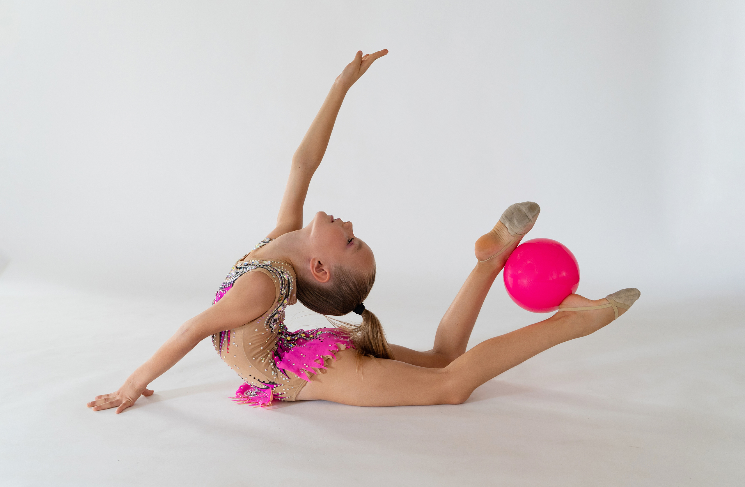 ГИМНАСТКИ. Детская выездная фотостудия. Фотограф новорождённых newborn, годовасие