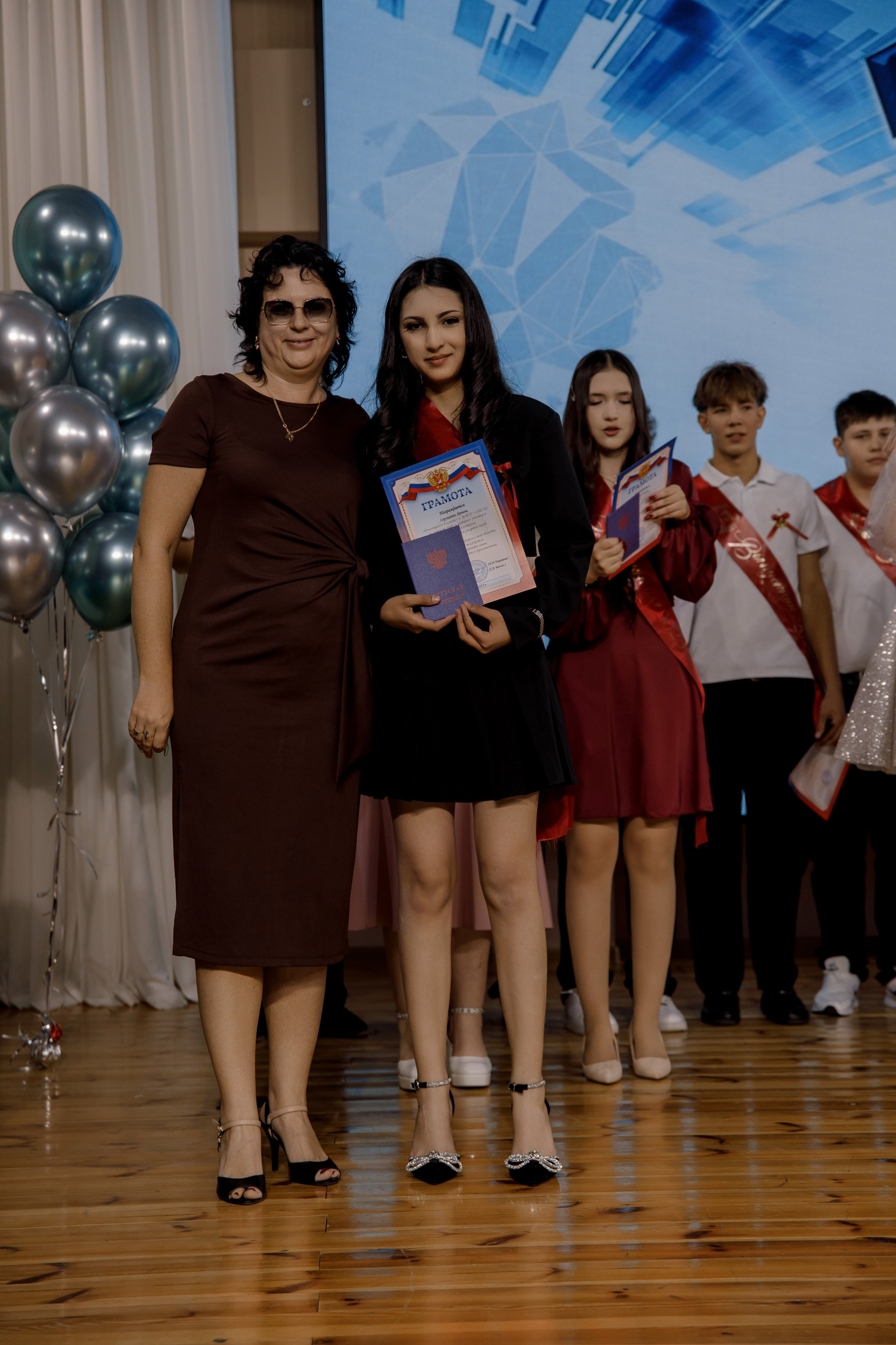 Выпускной школа 107 г Краснодар. Выпускные альбомы в Краснодарском крае