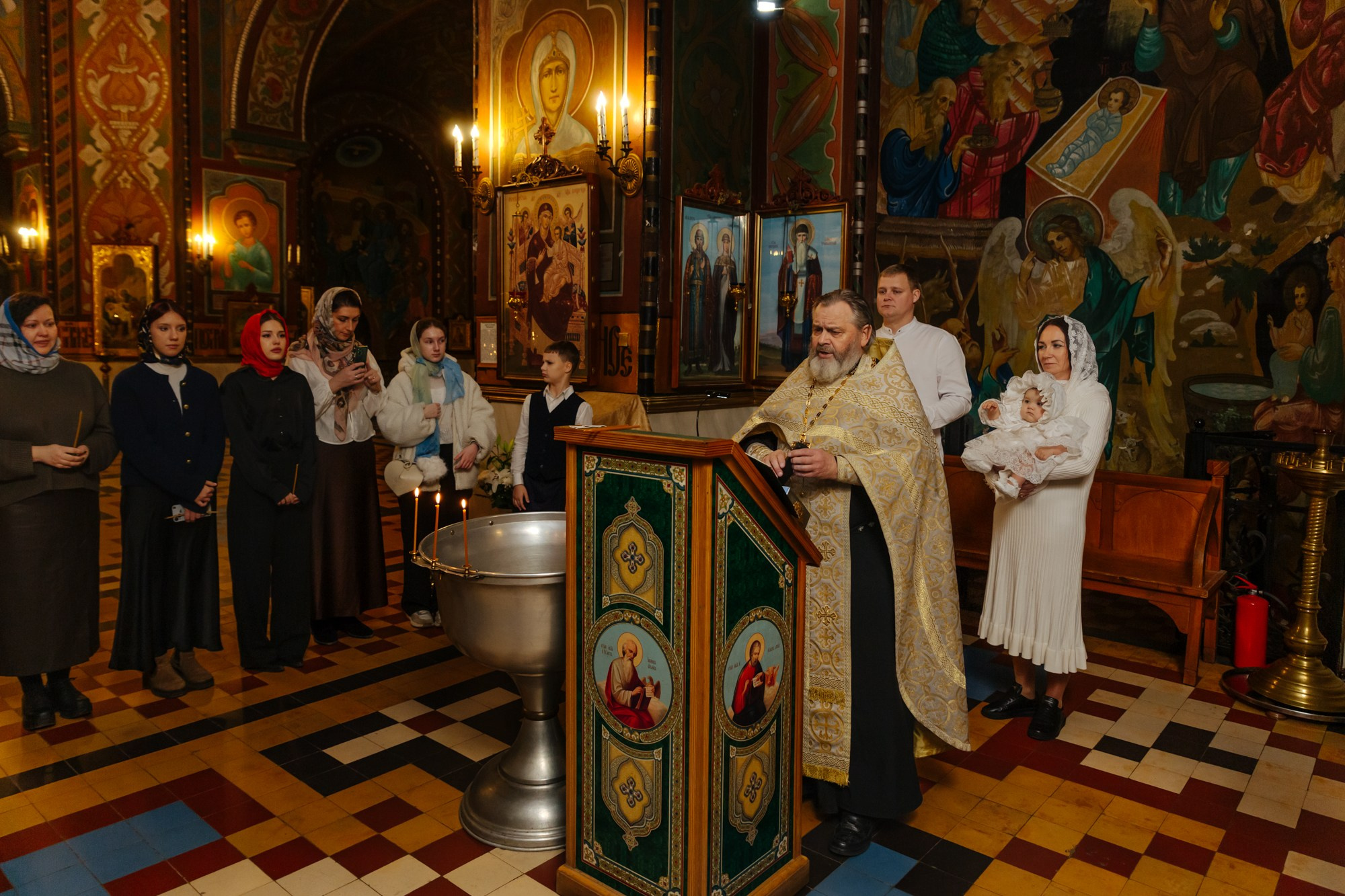 Пресеты для свадеб, венчаний, крещений и т. д. Фотограф крещение венчание в Петербурге! Помогает подобрать храм и посоветовал душевного батюшку в СПб