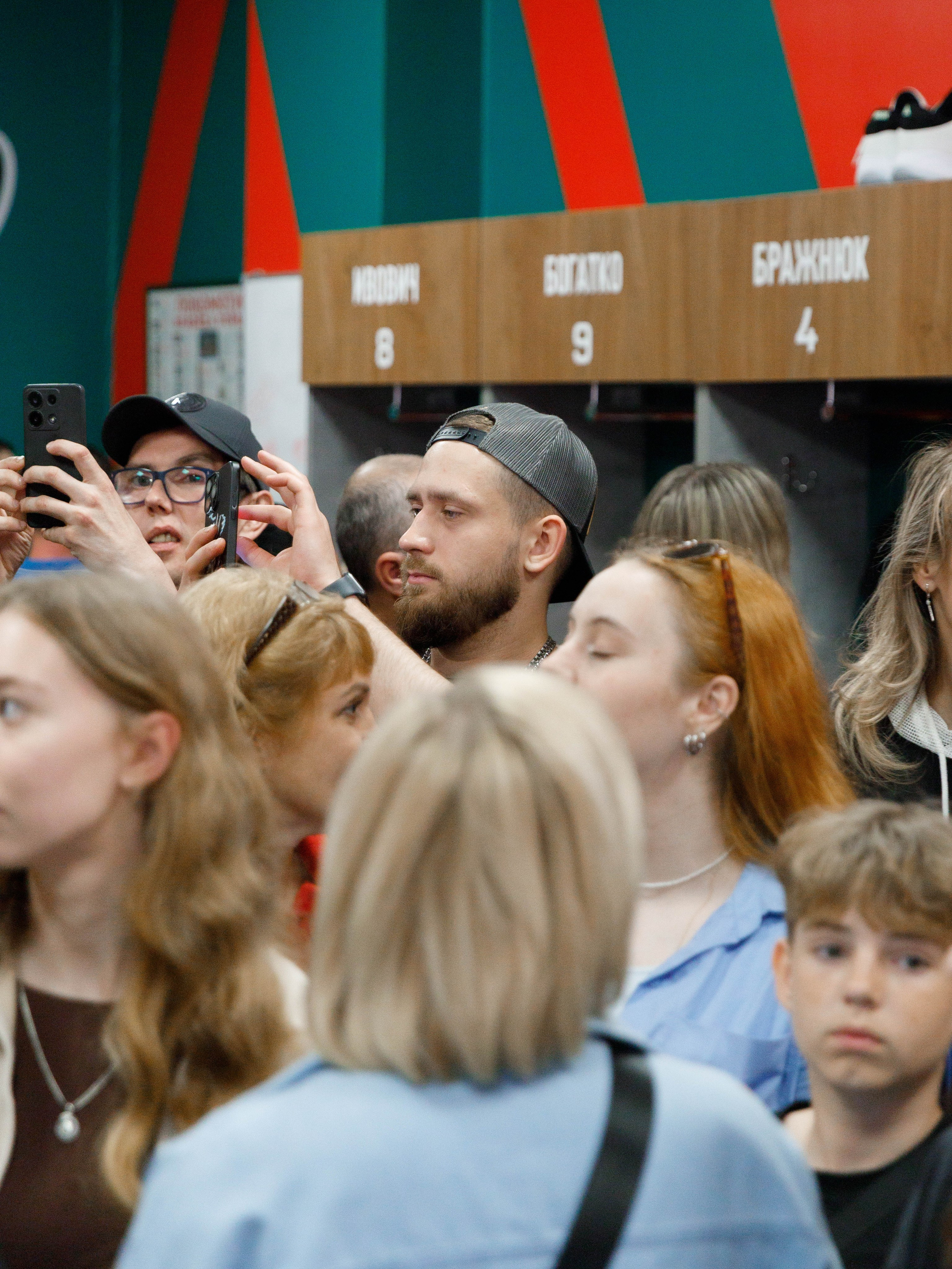 ВК «Локомотив». Экскурсия для фанатов клуба. Репортажный фотограф в Новосибирске Алена Помазунова