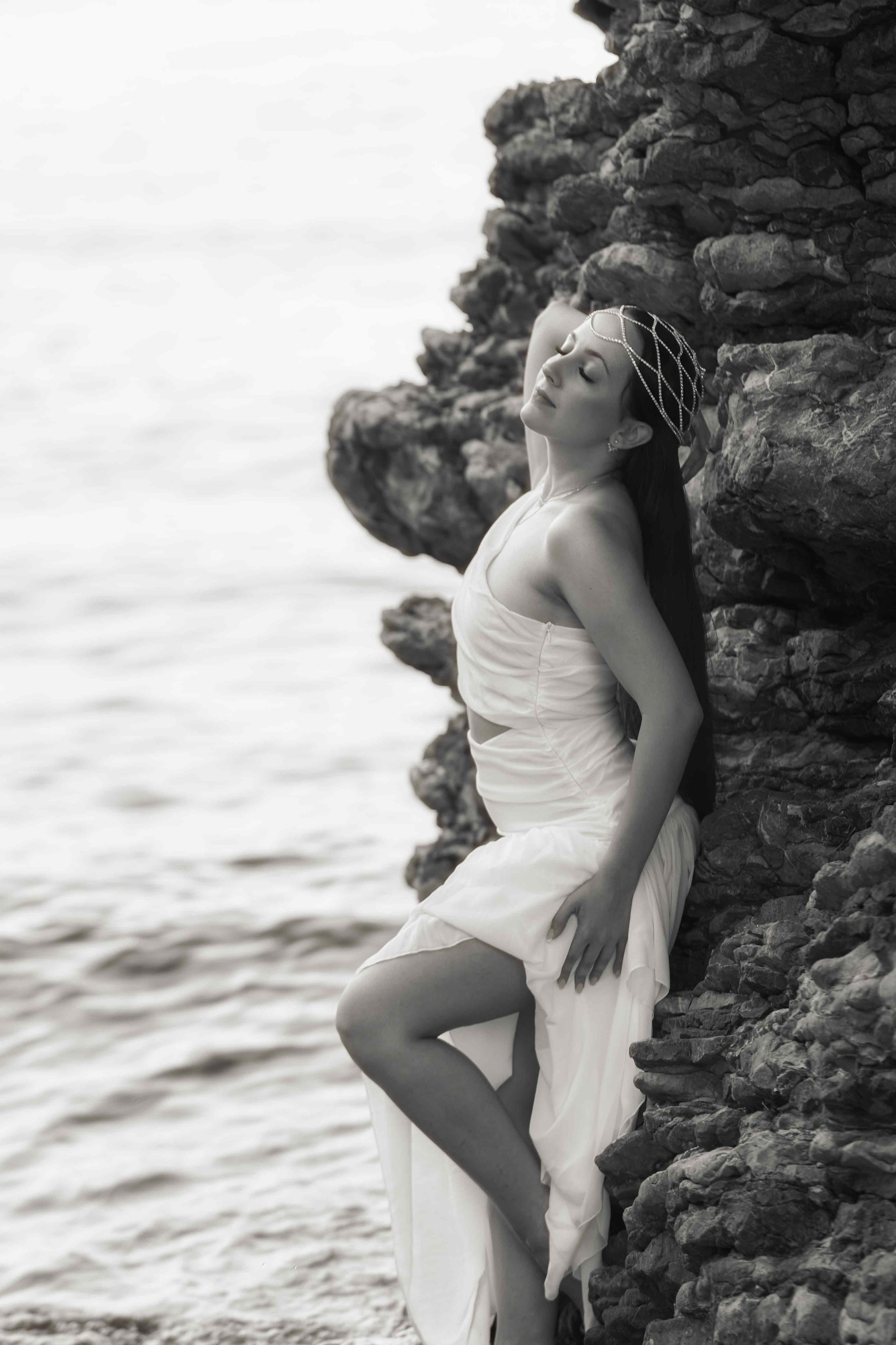 Индивидуальная женская фотосессия на рассвете в Рафаиловичах | Будва, Черногория