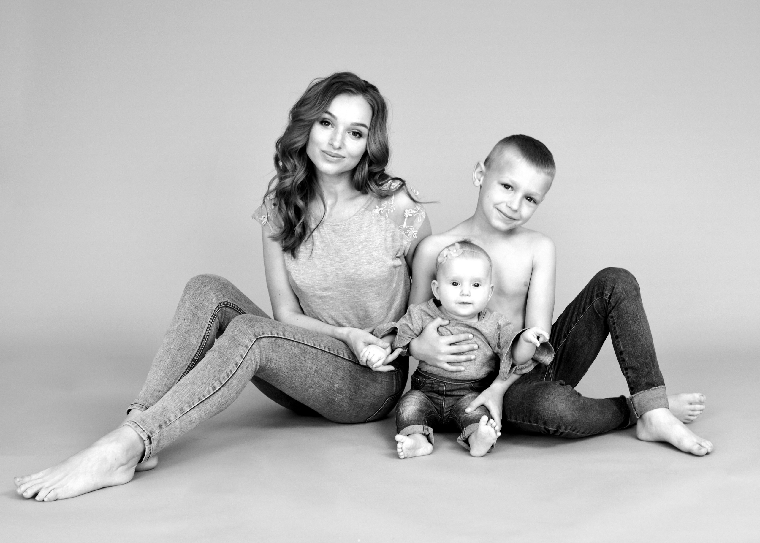 СЕМЕЙНЫЙ ПОРТРЕТ В СТУДИИ. Фотограф в Ялте Инна Найден. Детский и семейный фотограф