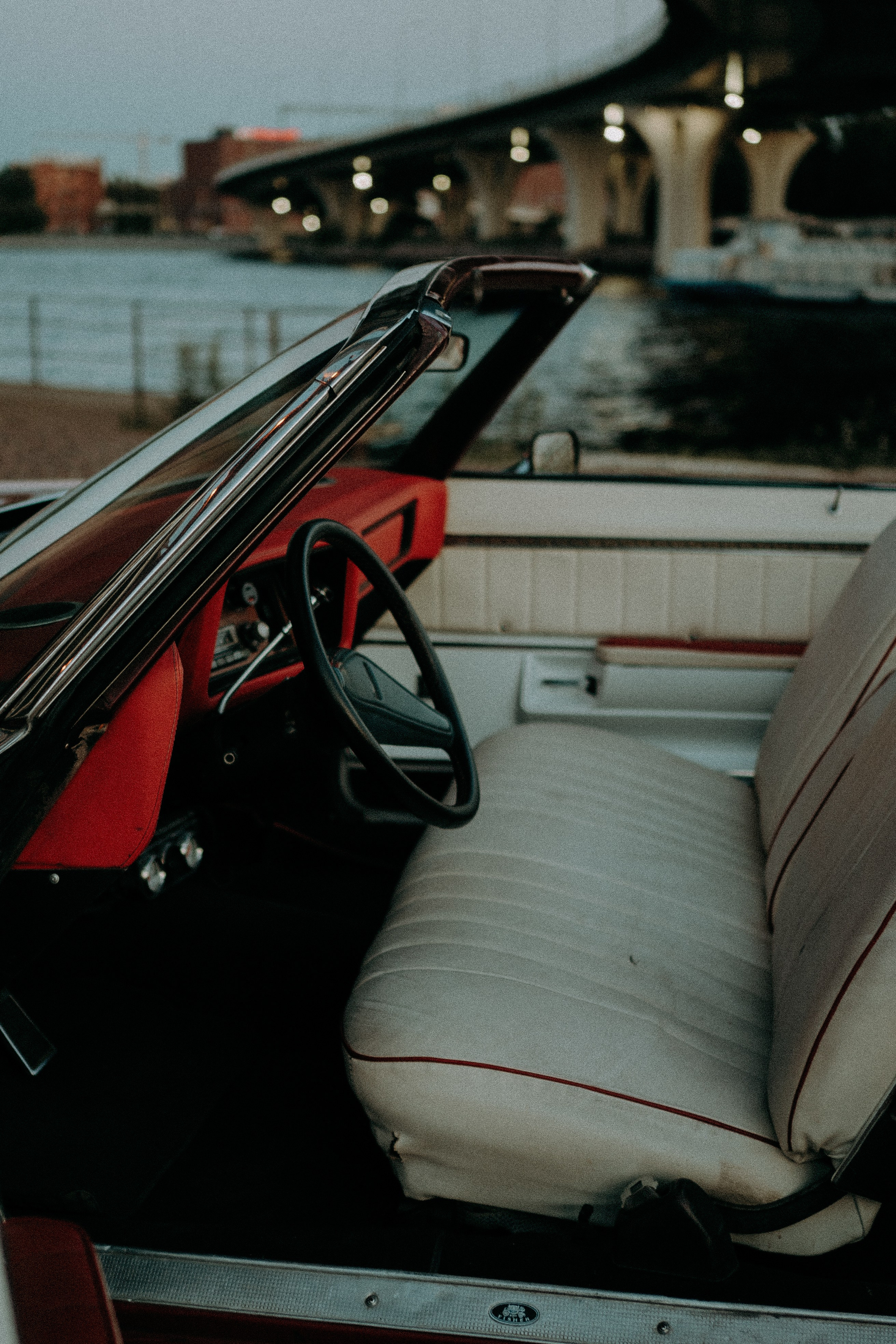 СВАДЕБНАЯ СЬЕМКА ВОЗЛЕ МСОТА БЕТАНКУРА НА КАБРИОЛЕТЕ. Профессиональный фотограф, Санкт-Петербург — Виктория Богомолова