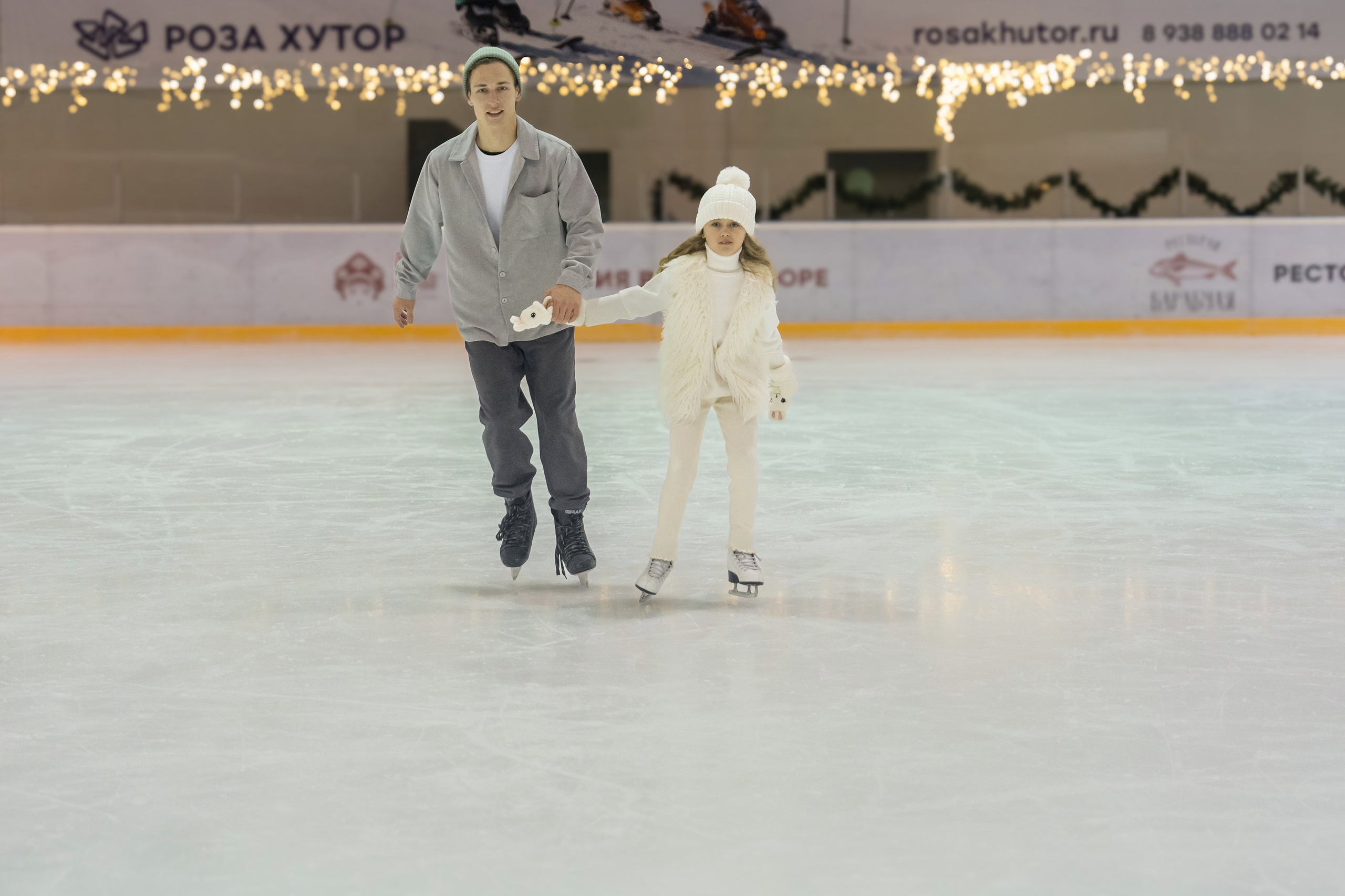 Контент съемка на катке для курорта Роза Хутор. Репортажный фотограф в Красной Поляне и Сочи Павлюченко Екатерина