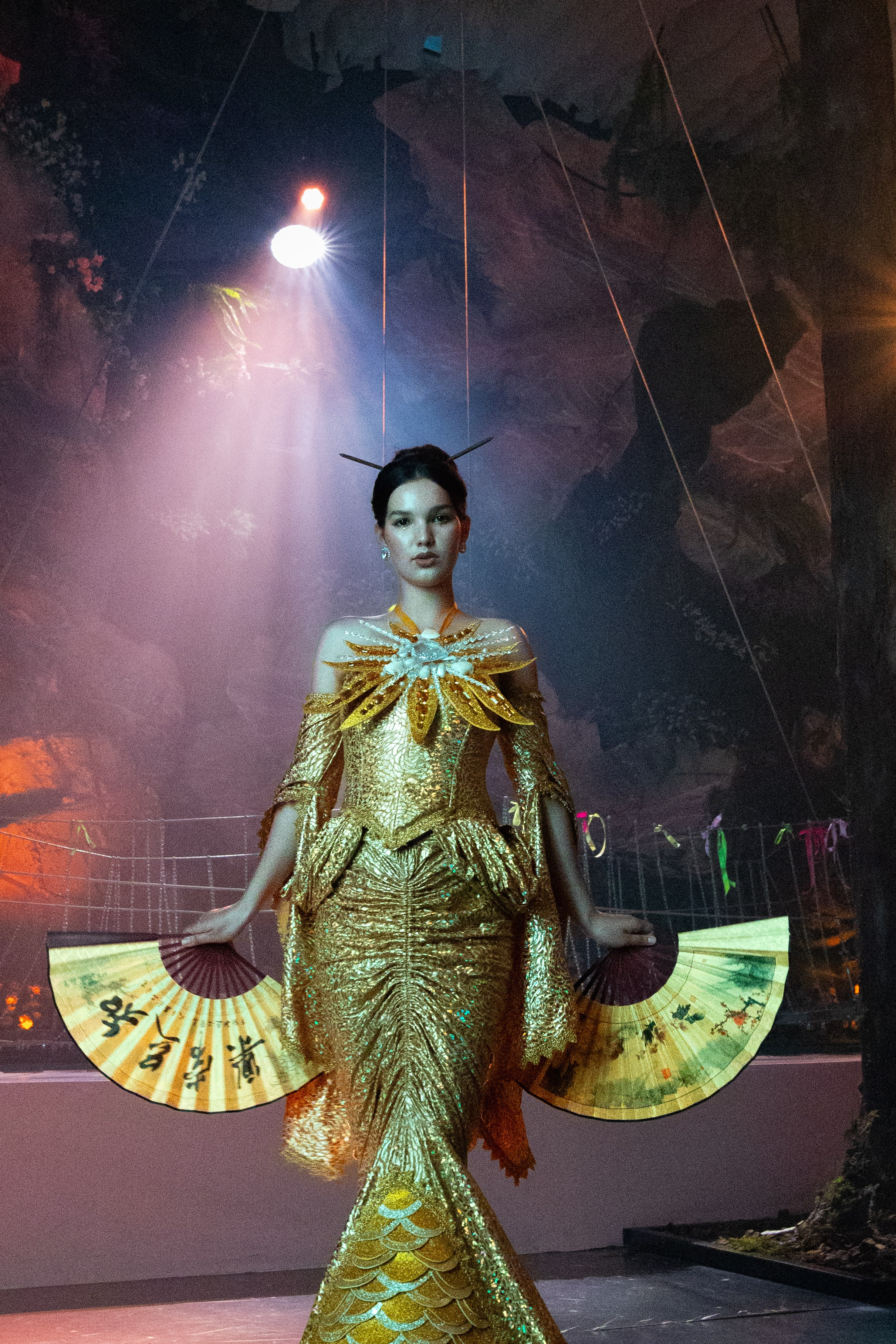 Top Fashion Trends Show 2026 в МинскеМодный показ дизайнерской коллекции на Top Fashion Trends Show 2026Модель на подиуме Top Fashion Trends Show в МинскеПоказ авторской одежды белорусских дизайнеровFashion show в Минске с участием профессиональных моделейДизайнерская коллекция сезона весна-лето 2026Участники модного мероприятия Top Fashion Trends ShowФинальный выход моделей на показе мод в МинскеСовременные тренды моды на Top Fashion Trends ShowБелорусские дизайнеры представляют новые коллекции одеждыПрофессиональная fashion-фотография на модном показеПодиумный показ дизайнерской одежды в БеларусиГости и участники Top Fashion Trends Show 2026Закулисье модного показа Top Fashion Trends ShowМодель демонстрирует дизайнерское платье на подиумеКоллекция современной одежды от белорусского брендаFashion мероприятие для дизайнеров и моделей в МинскеПрезентация новой коллекции одежды на TFT ShowМодный подиум и показы дизайнерских брендовТренды fashion-индустрии на Top Fashion Trends ShowФотографии с модного показа в МинскеДефиле моделей на Top Fashion Trends ShowПоказ одежды белорусских дизайнеров 2026Fashion event в Беларуси для профессионалов индустрииСтильные образы и дизайнерская одежда на подиумеМодельное дефиле на Top Fashion Trends Show 2026Модное событие в Минске с участием дизайнеров и стилистовПрофессиональные модели на fashion-показеТоповые модные тренды сезона весна-лето 2026Мероприятие Top Fashion Trends Show Беларусь