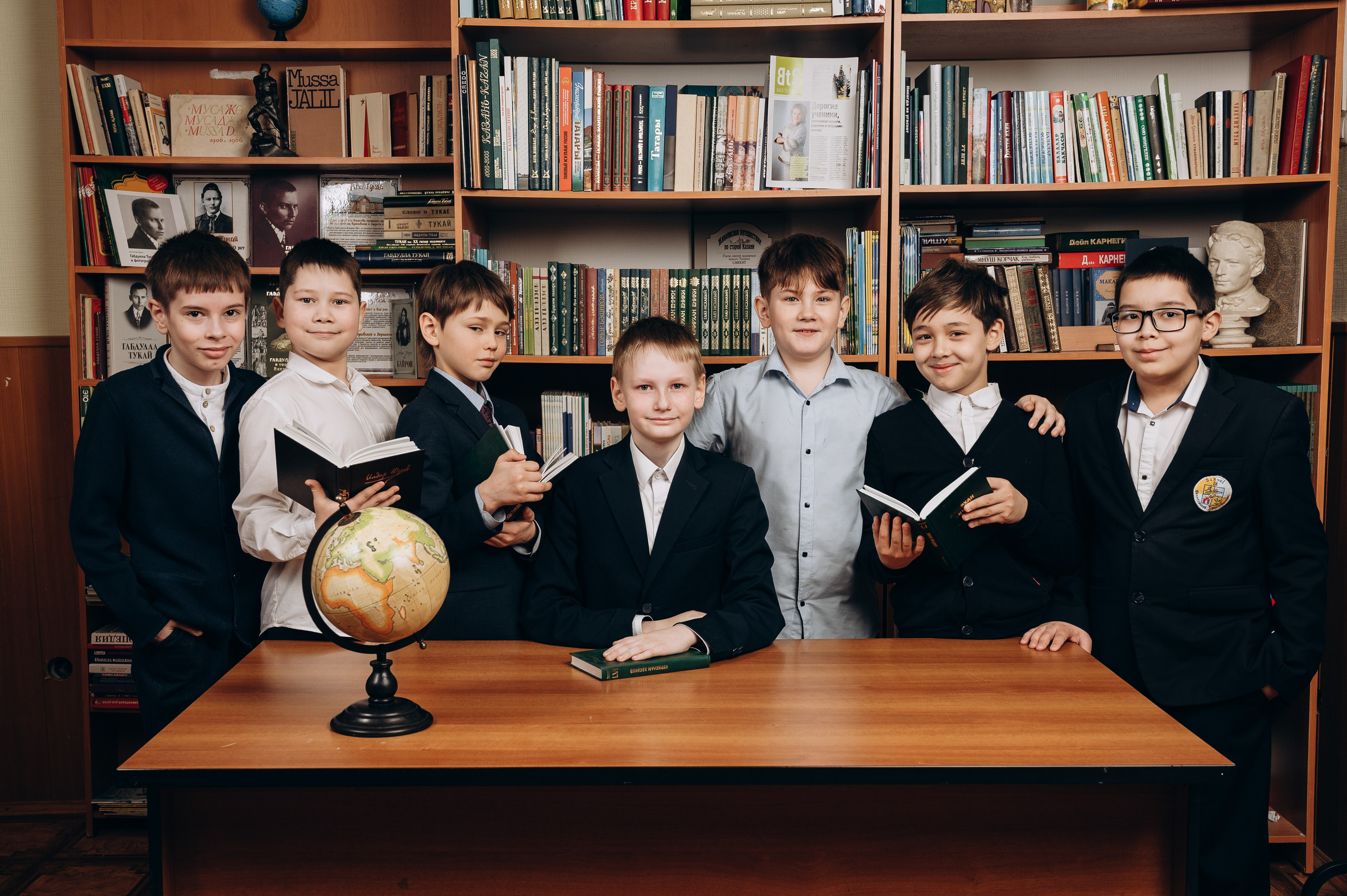 ДРУЗЬЯ. Выпускные альбомы в современном стиле | Казань