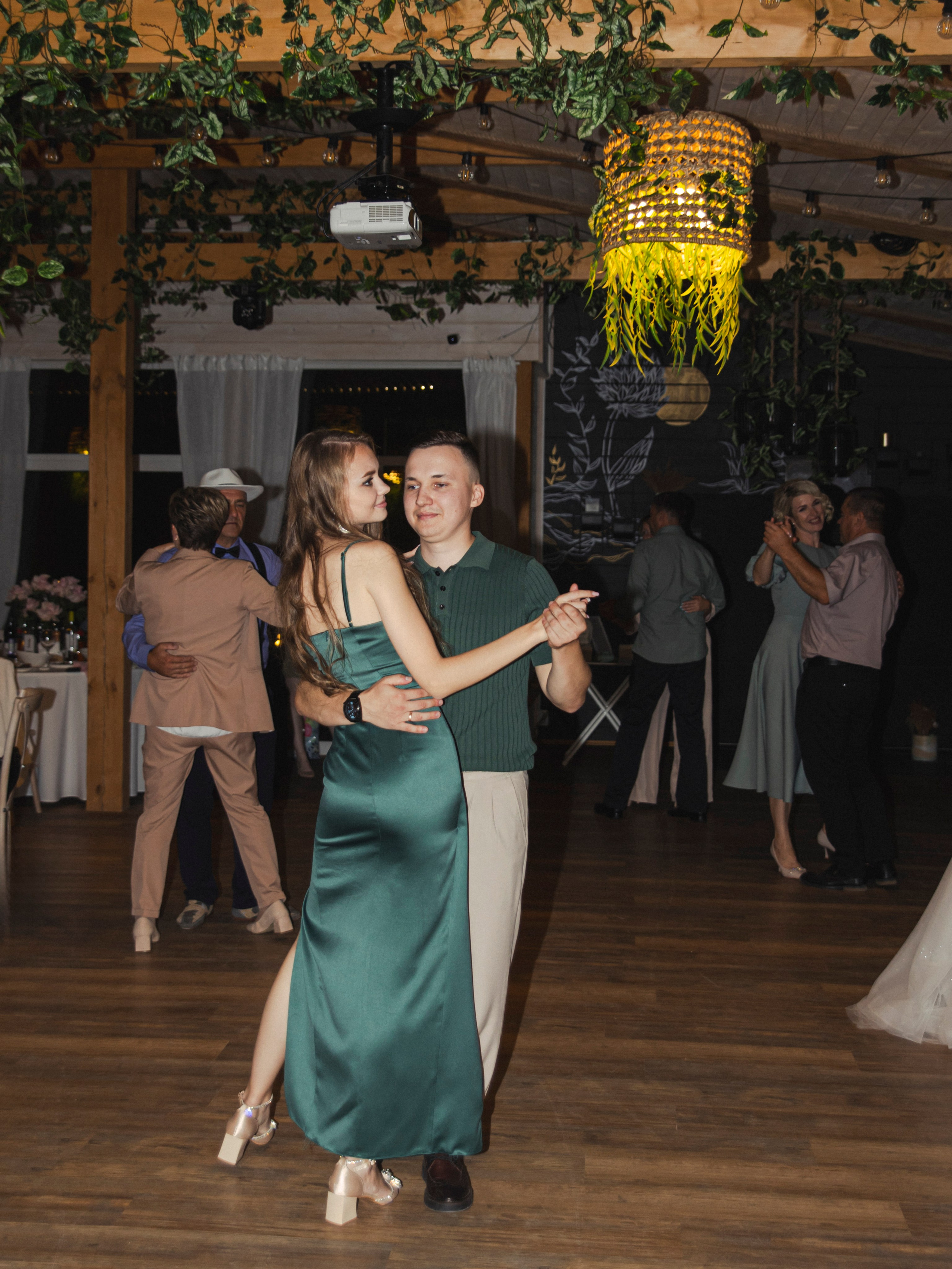 Выездная регистрация в Любогорье. Фотограф СПБ Засорина Юлия