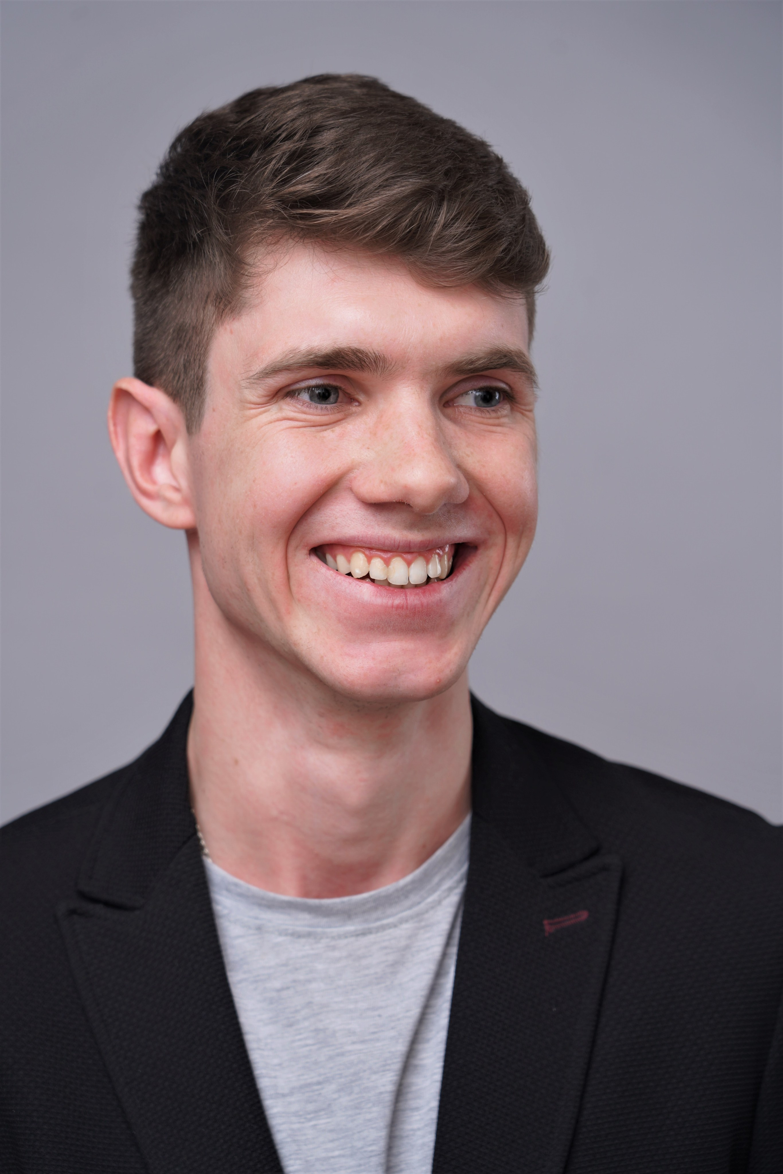 Дмитрий, 180 см, 46-48 р-р. KED Production — продакшн из СПб. Создаём фото, видео и контент, который помогает брендам и селлерам продавать больше