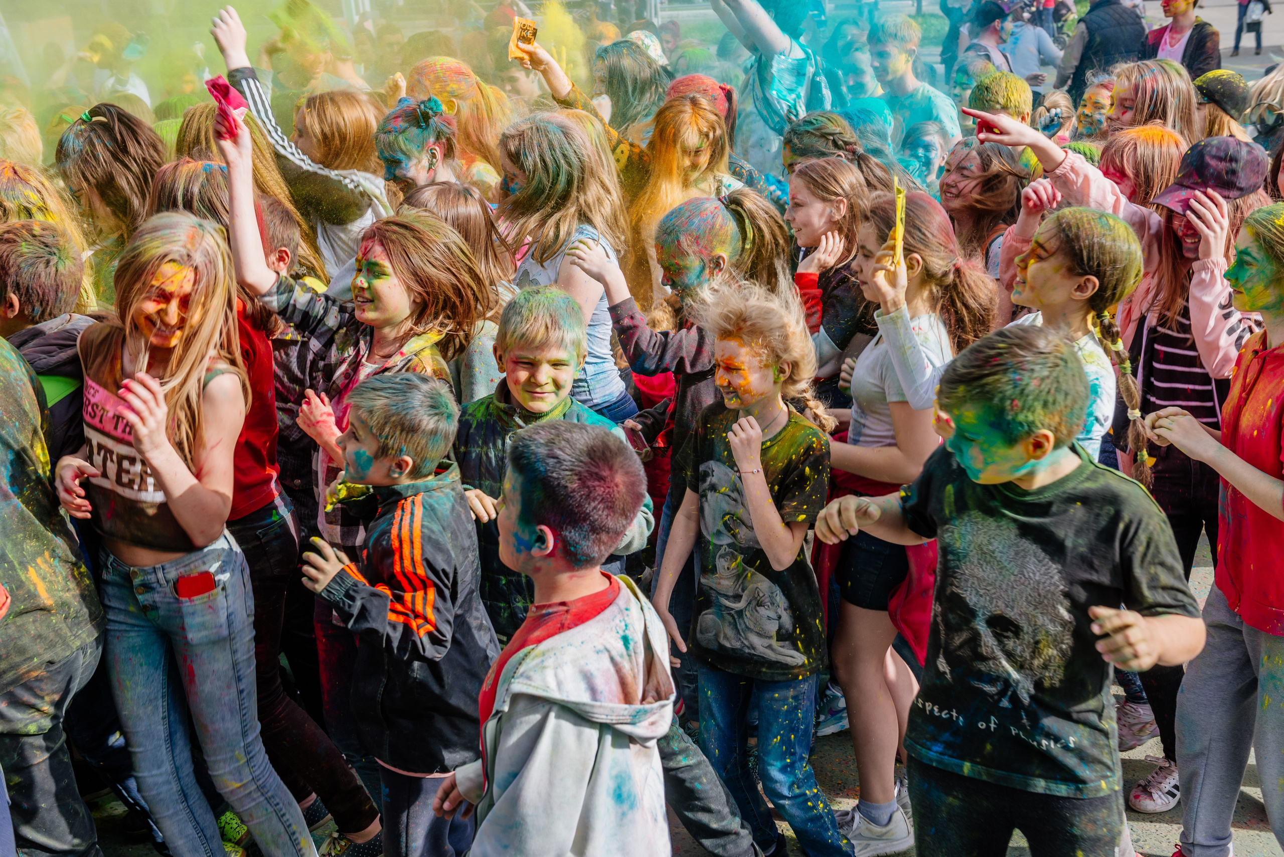 Фестиваль красок Holi. Москва, МО. Фотограф LANA STIL. Семейный, репортажный фотограф, студия. Женский, мужской портрет. Фотографирую территориально в г. Королев, Москва, МО