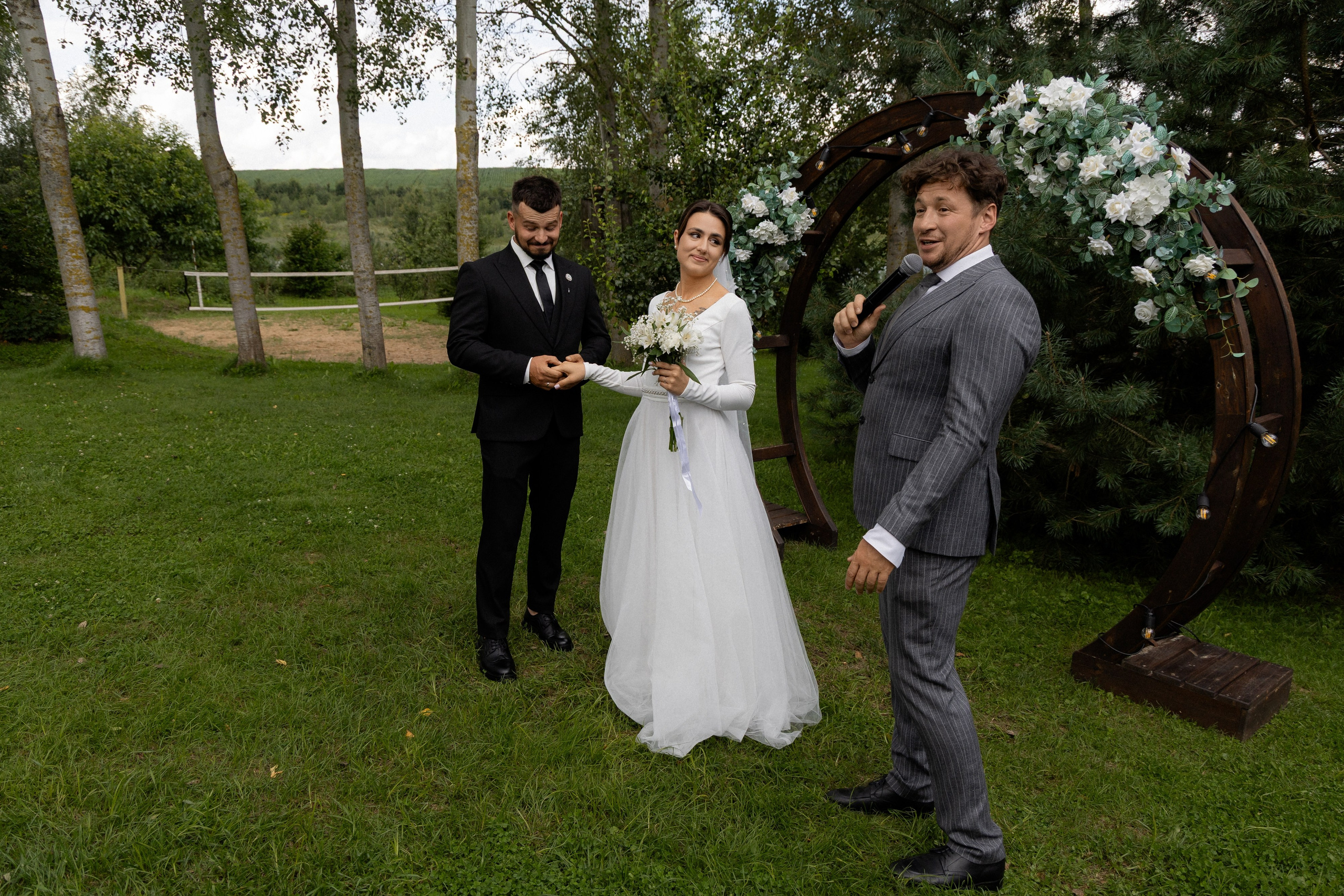 Свадебная фотосессия в агроусадьбе Лабодянка в Минске. Свадебный фотограф в Минске/Беларуси Сергей Спиридонов