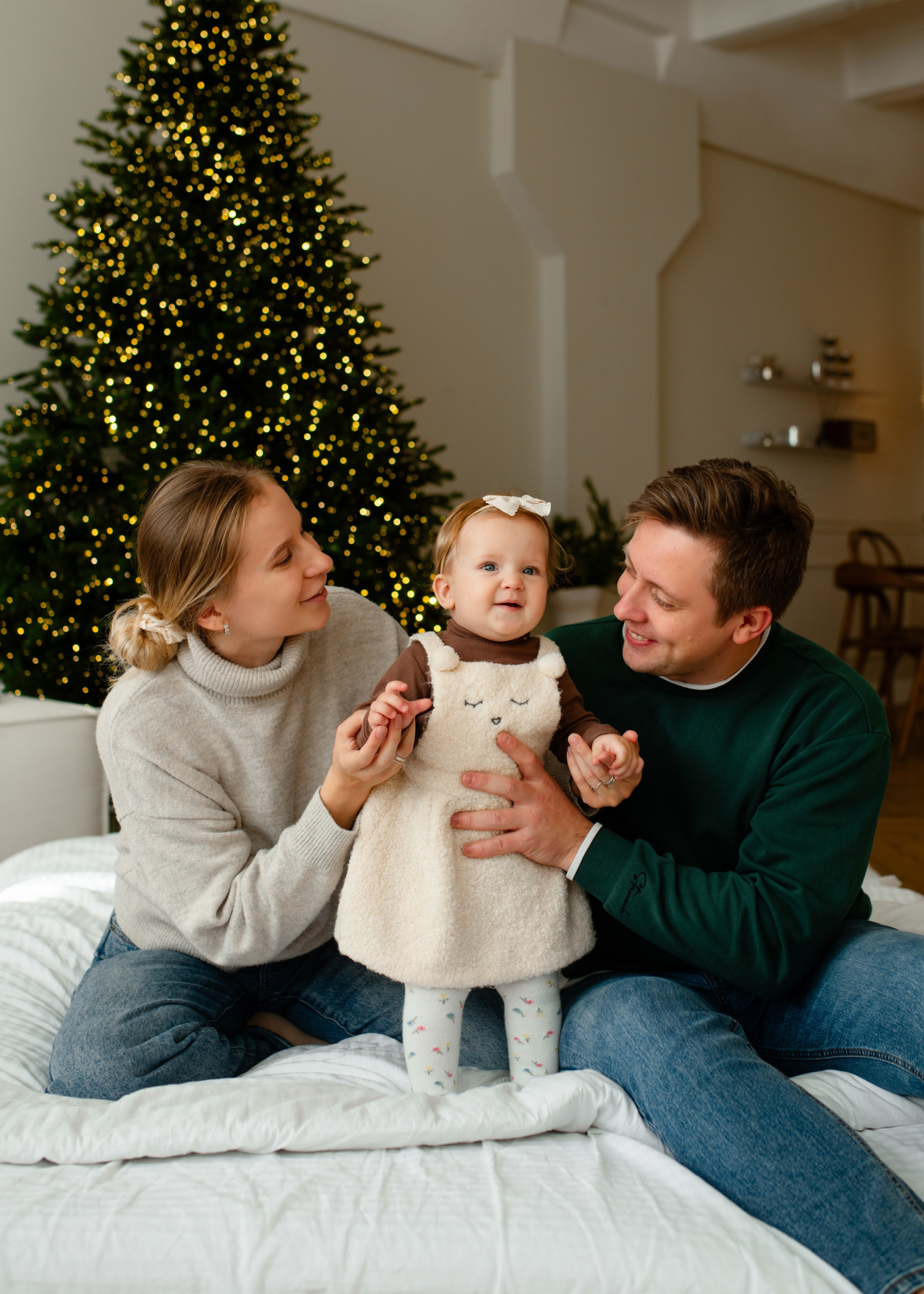 Василиса, Анастасия и папа. Форест студия. Свадебный фотограф в городе Минск Крохмалюк Анна