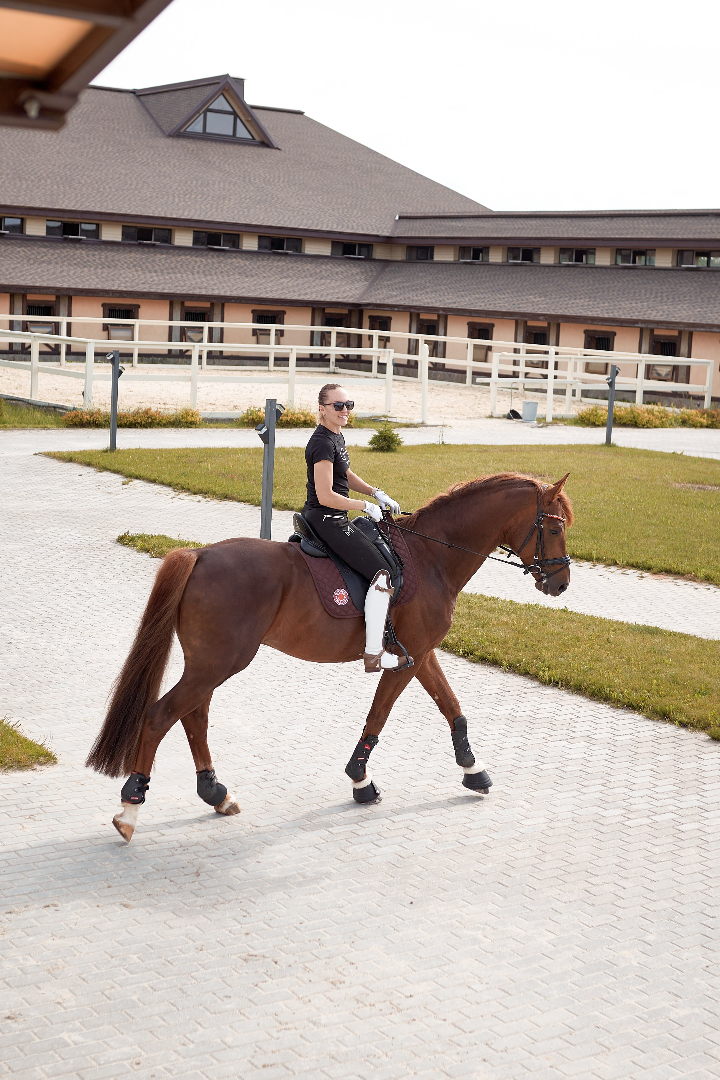 Карина и Нью Романс. Фотосессии с лошадьми в Москве, Новосибирске