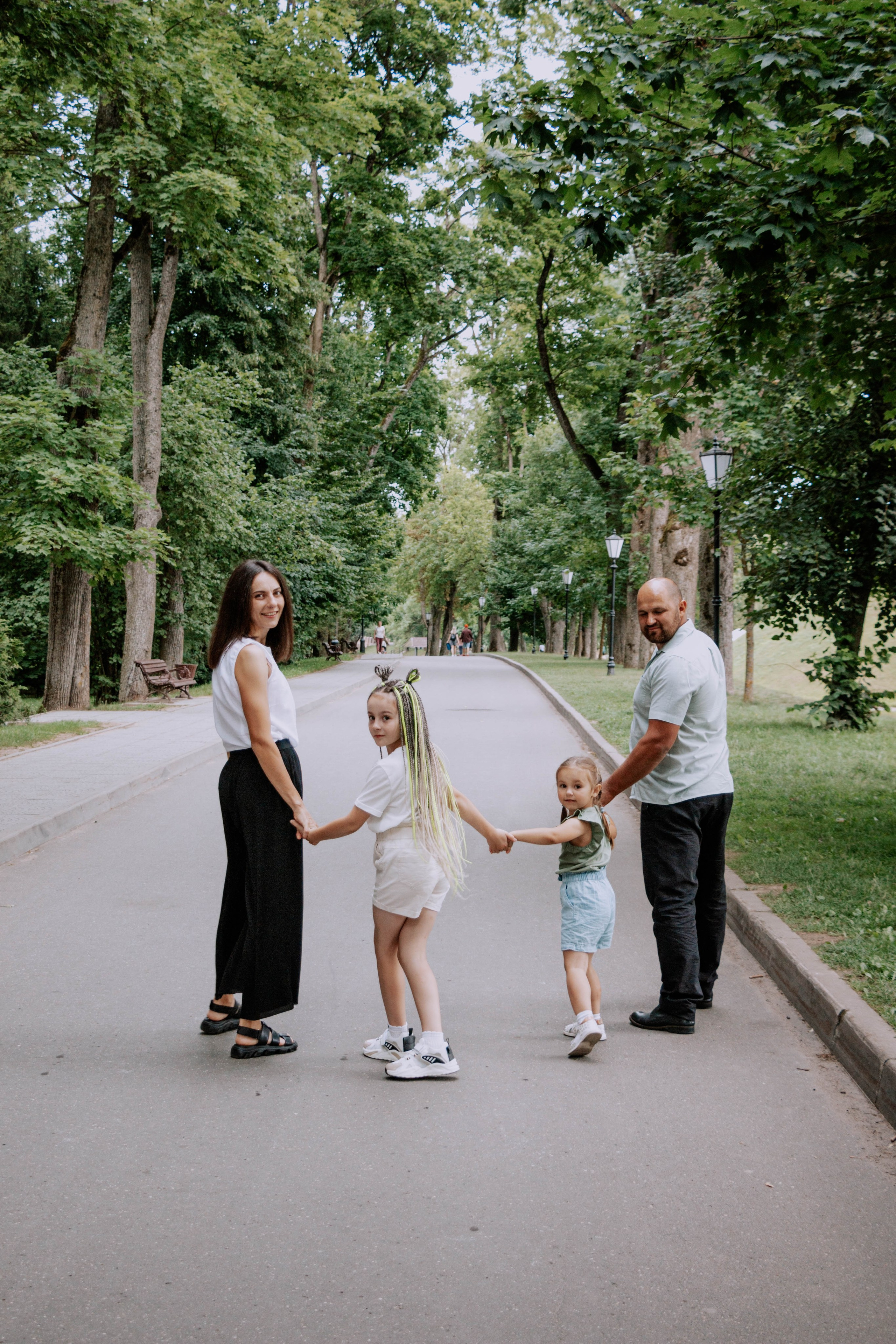 Алексей, Римма, Аннушка и Полина. Бережно сохраняю ваши чувства и истории на своих фотографиях