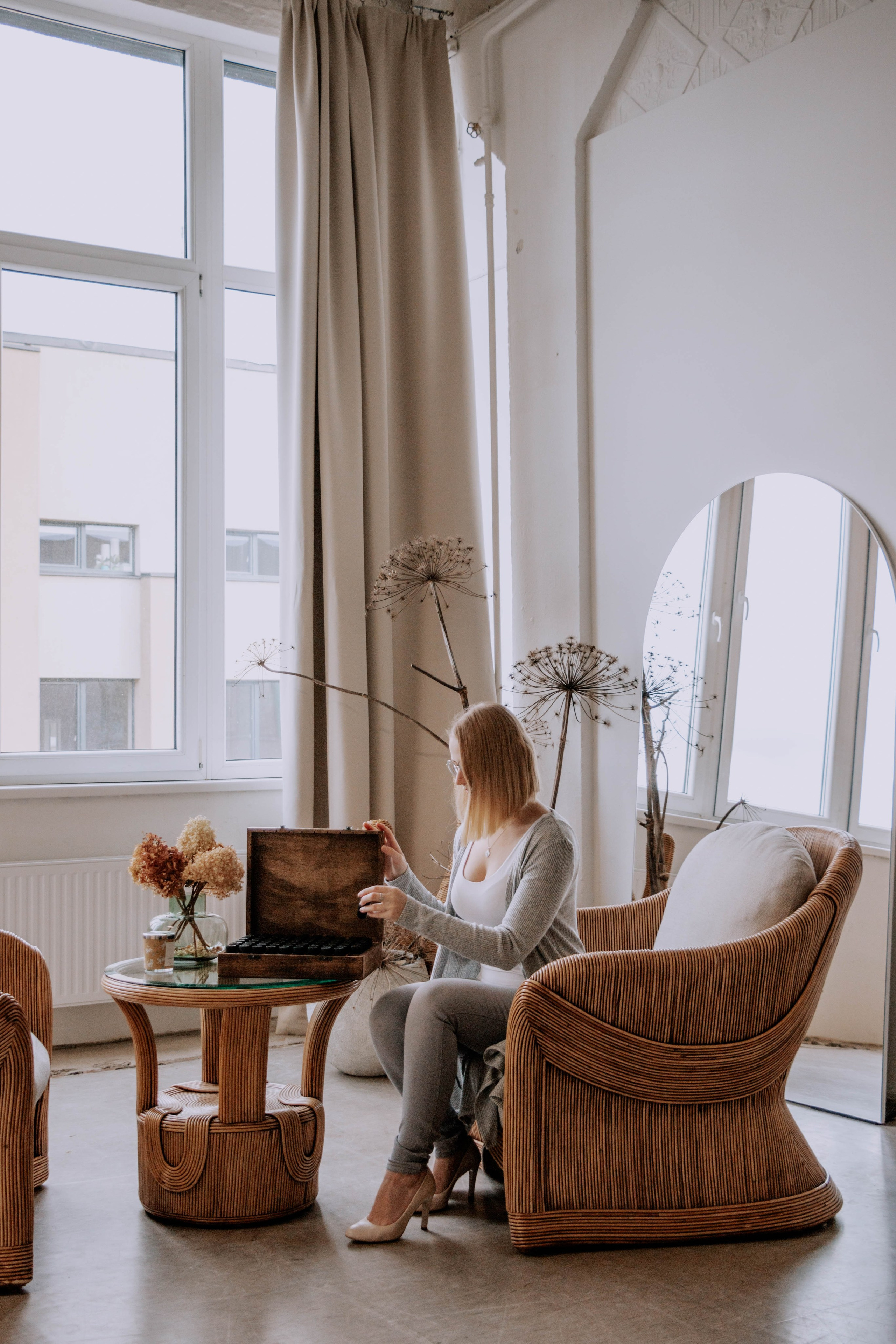 Алиса — Ароматерапевт. Бережно сохраняю ваши чувства и истории на своих фотографиях