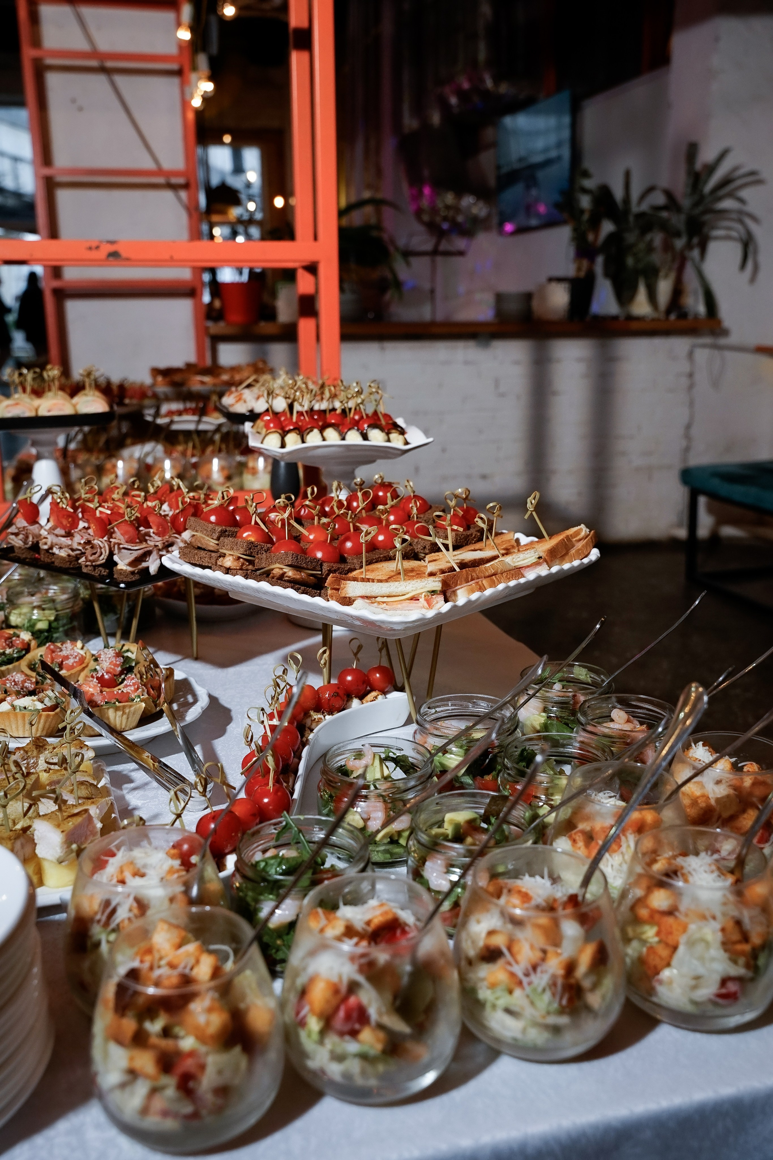 Репортажная съемка частной вечеринки в лофте