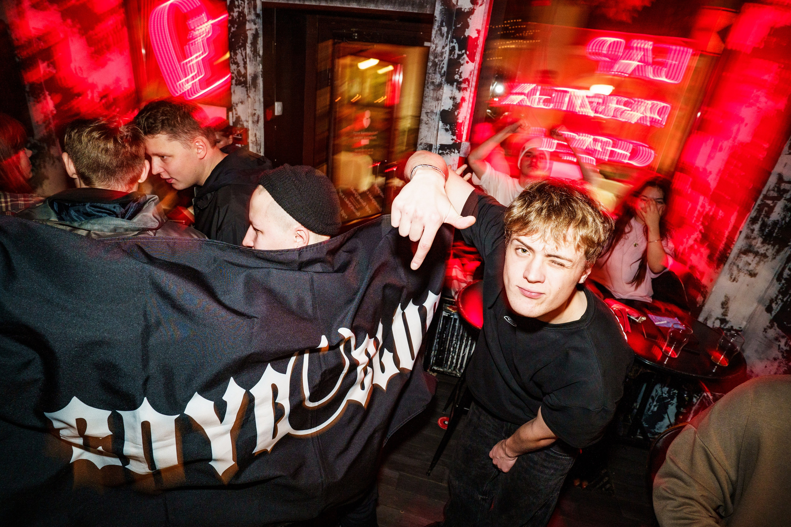 Из Сибири с любовью. Бар разбитых сердец. Концертный и репортажный фотограф в Санкт-Петербурге Слава Пахомов