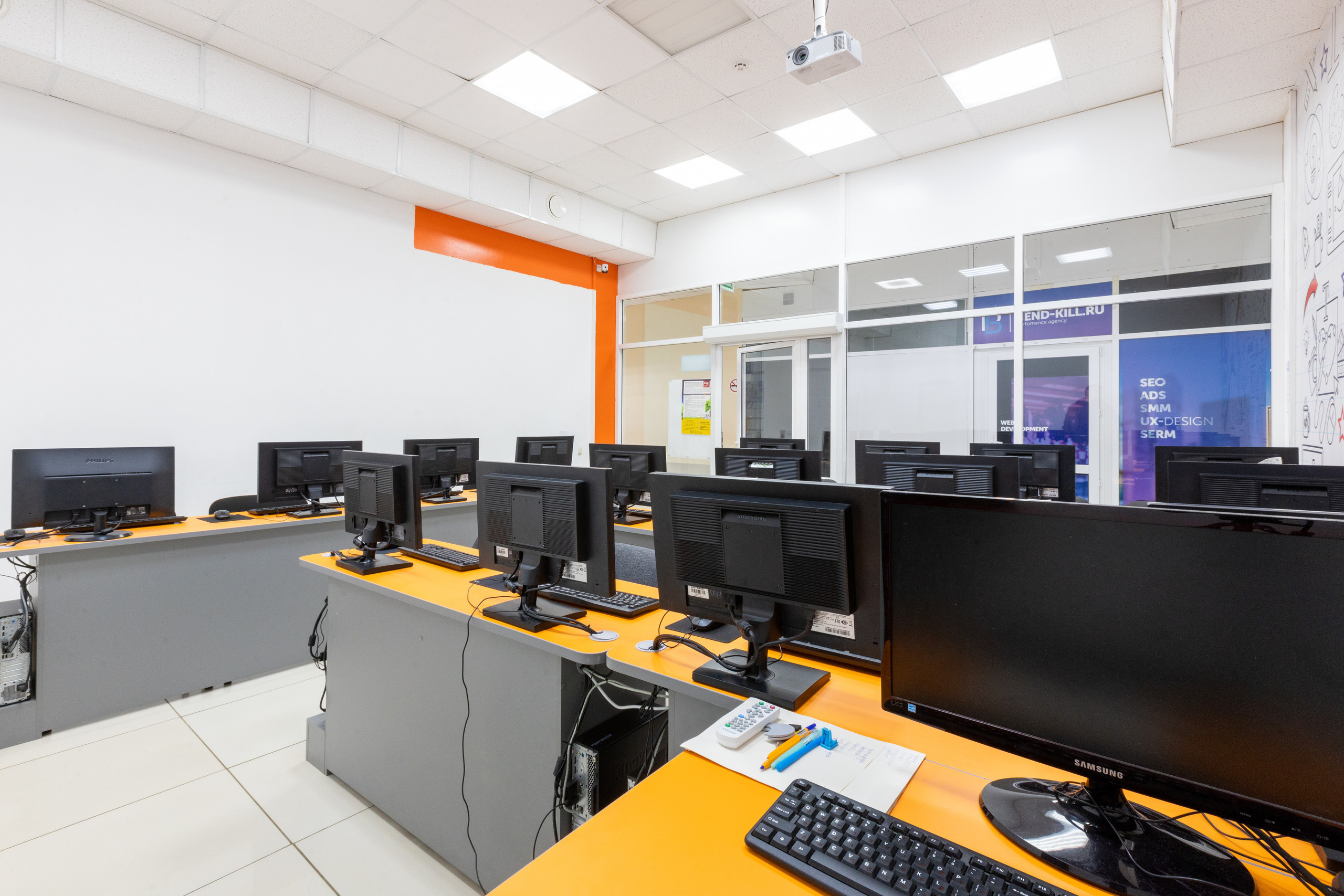 Интерьерная фотосъемка для Компьютерной академия «ТОП», г. Новомосковск. Фотограф в Туле Крупский АнДРей. Фотостудия «КАДР71» в Туле