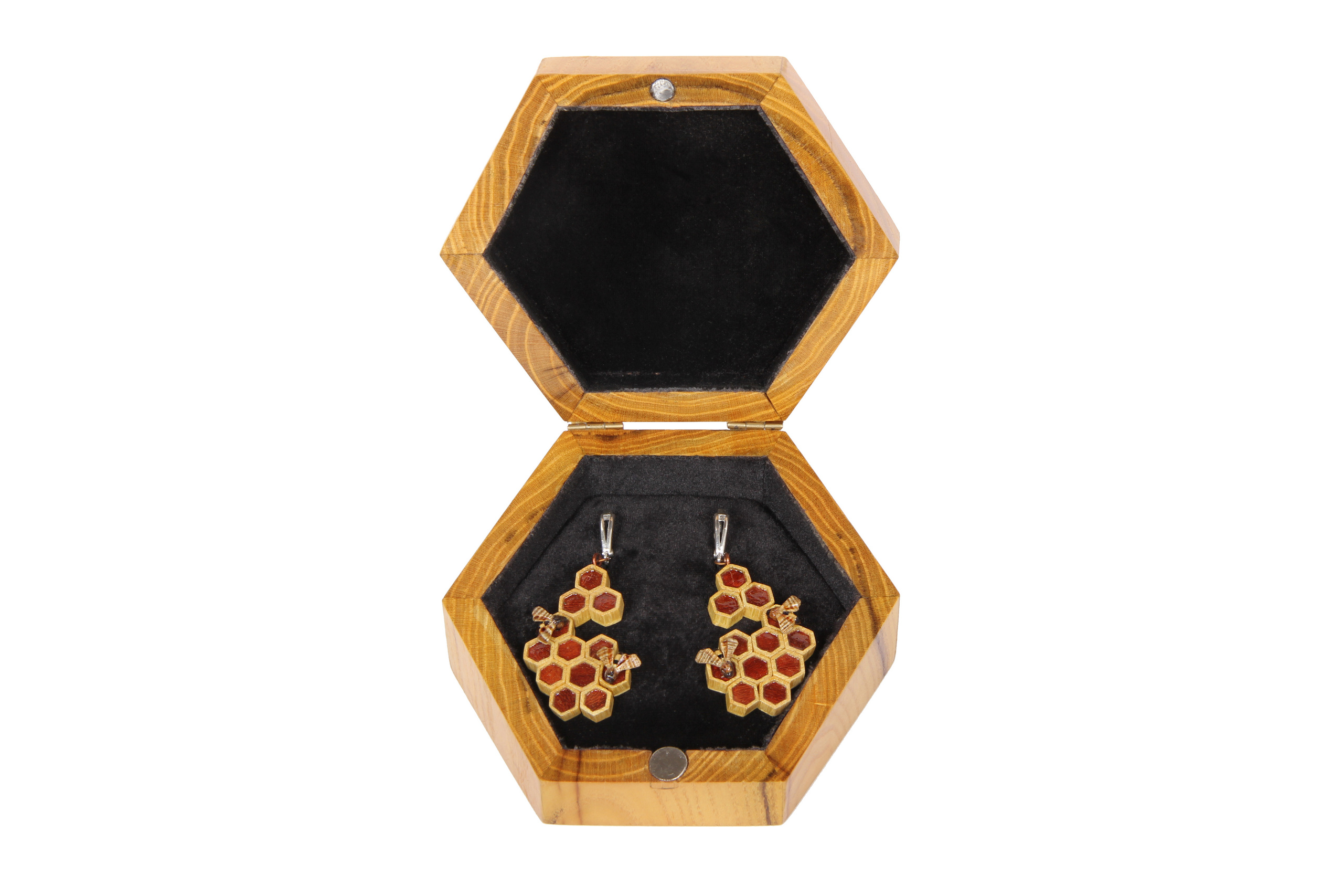 Предметная фотосъемка украшения (старым фотоаппаратом, без светового куба). Фотограф в Туле Крупский АнДРей. Фотостудия «КАДР71» в Туле