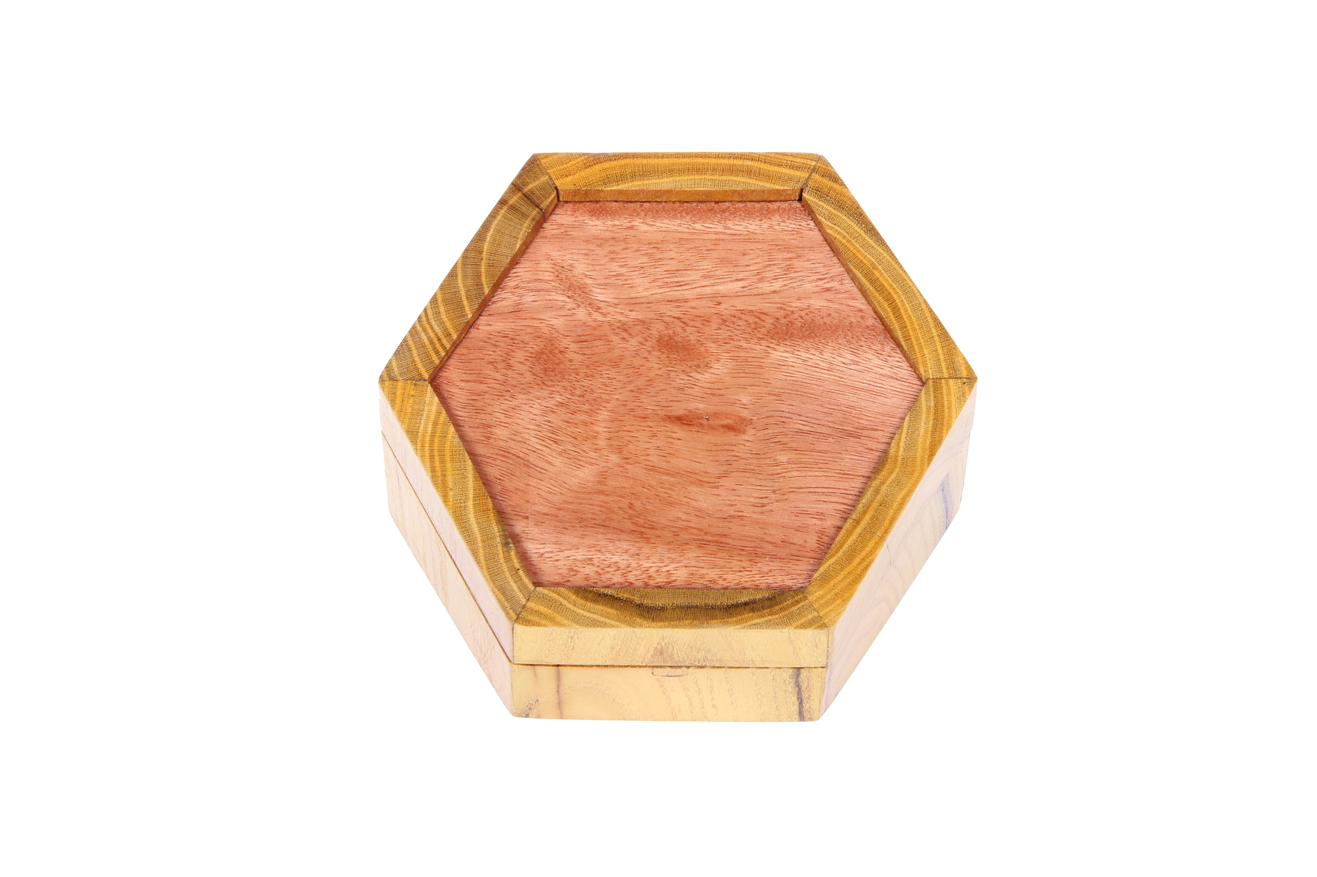 Предметная фотосъемка украшения (старым фотоаппаратом, без светового куба). Фотограф в Туле Крупский АнДРей. Фотостудия «КАДР71» в Туле