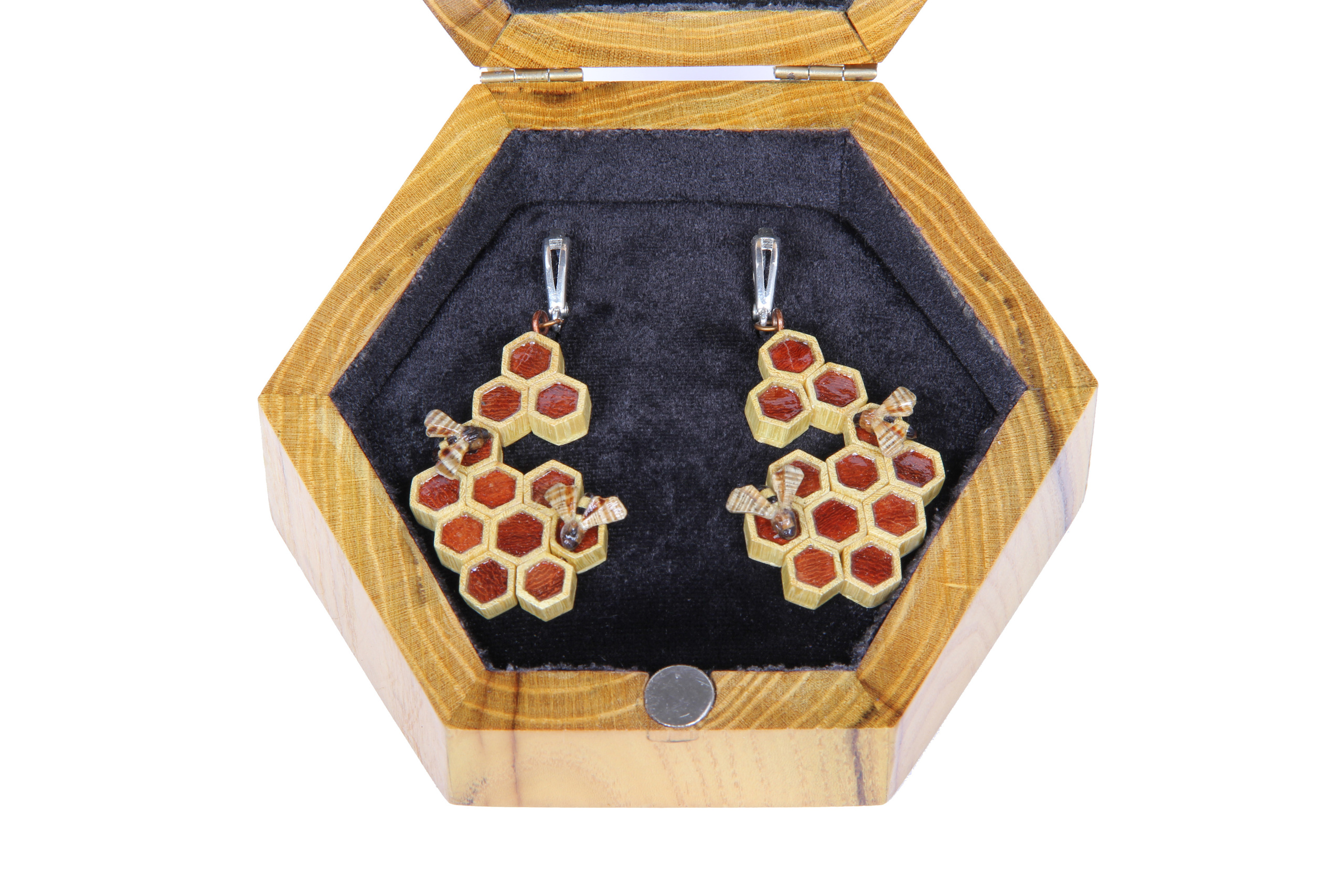 Предметная фотосъемка украшения (старым фотоаппаратом, без светового куба). Фотограф в Туле Крупский АнДРей. Фотостудия «КАДР71» в Туле