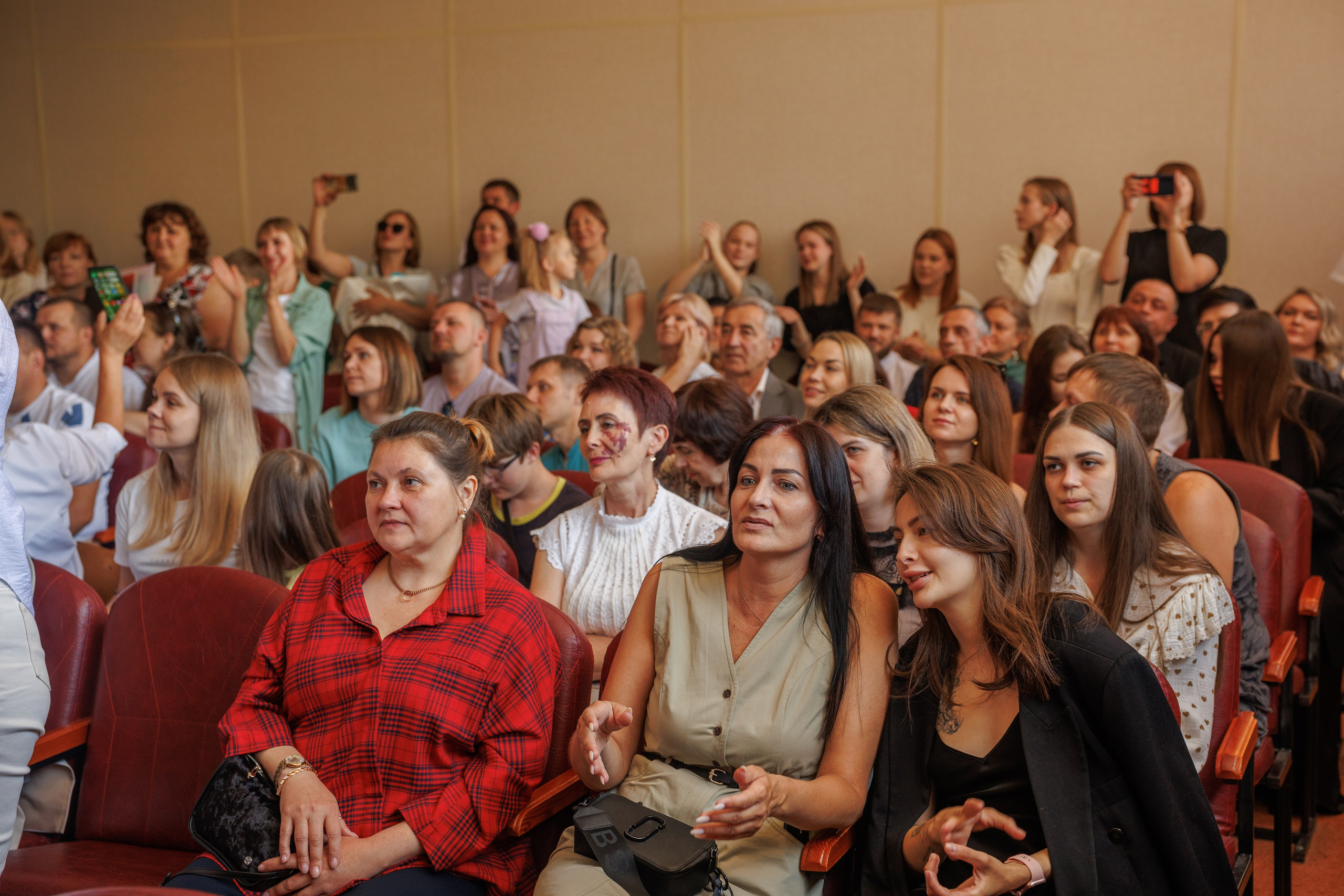 Вручение аттестатов. Свадебный и семейный фотограф в Новосибирске Ирина Дорошкова