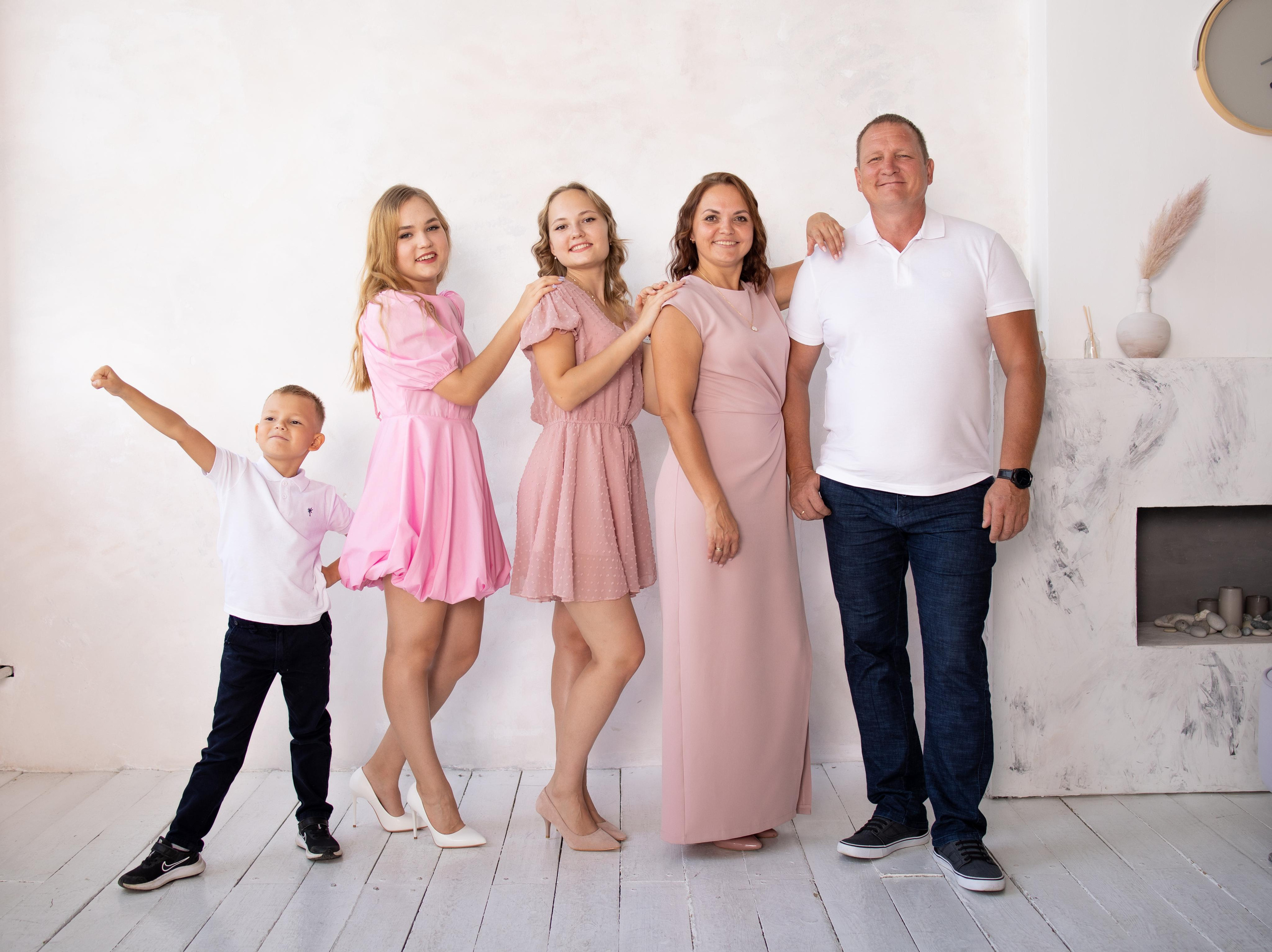 СЕМЕЙНАЯ. Фото, видео, авторские выпускные альбомы в Нижнем Новгороде