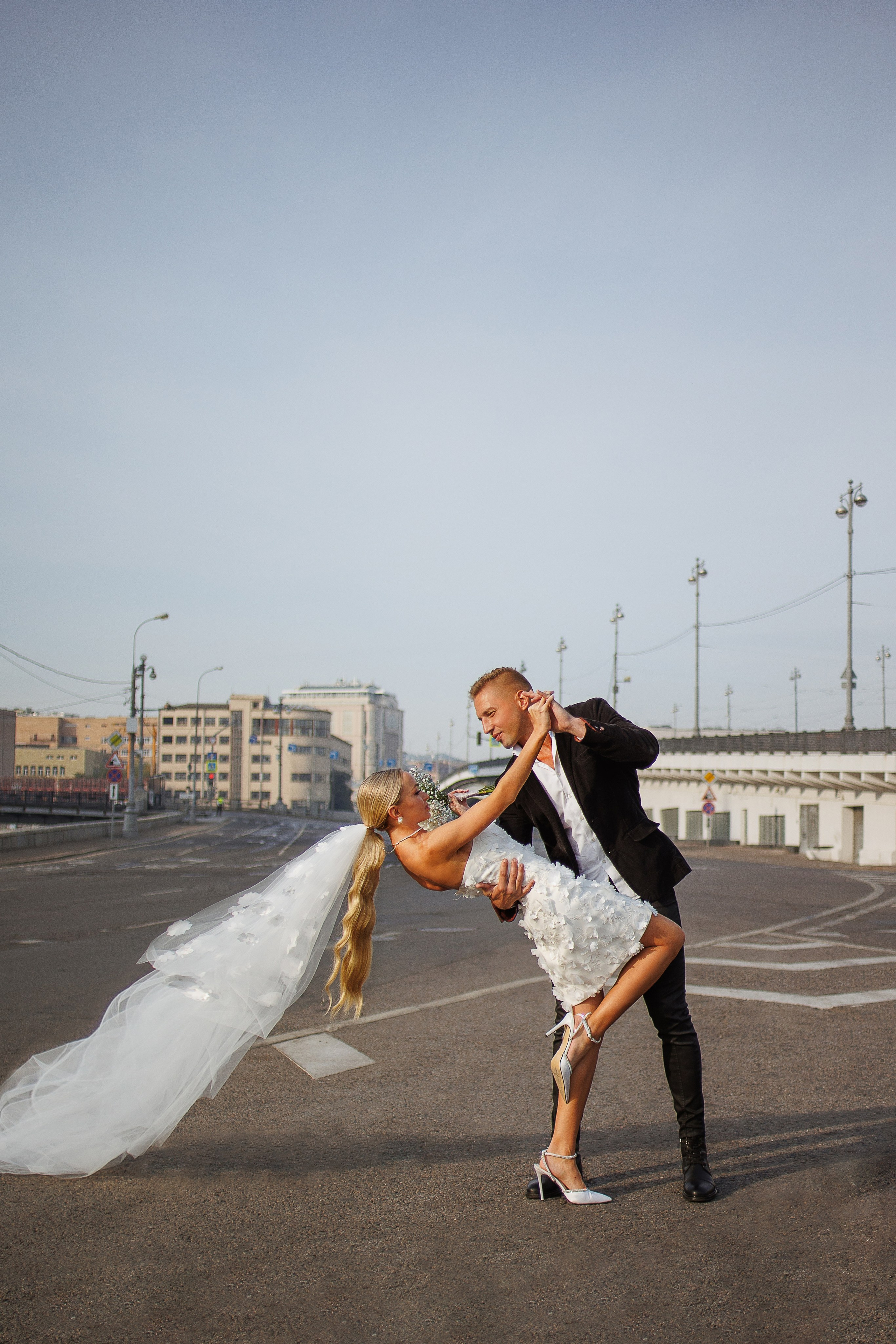 На мопеде Даша и Леша. Марковкина КрисТина