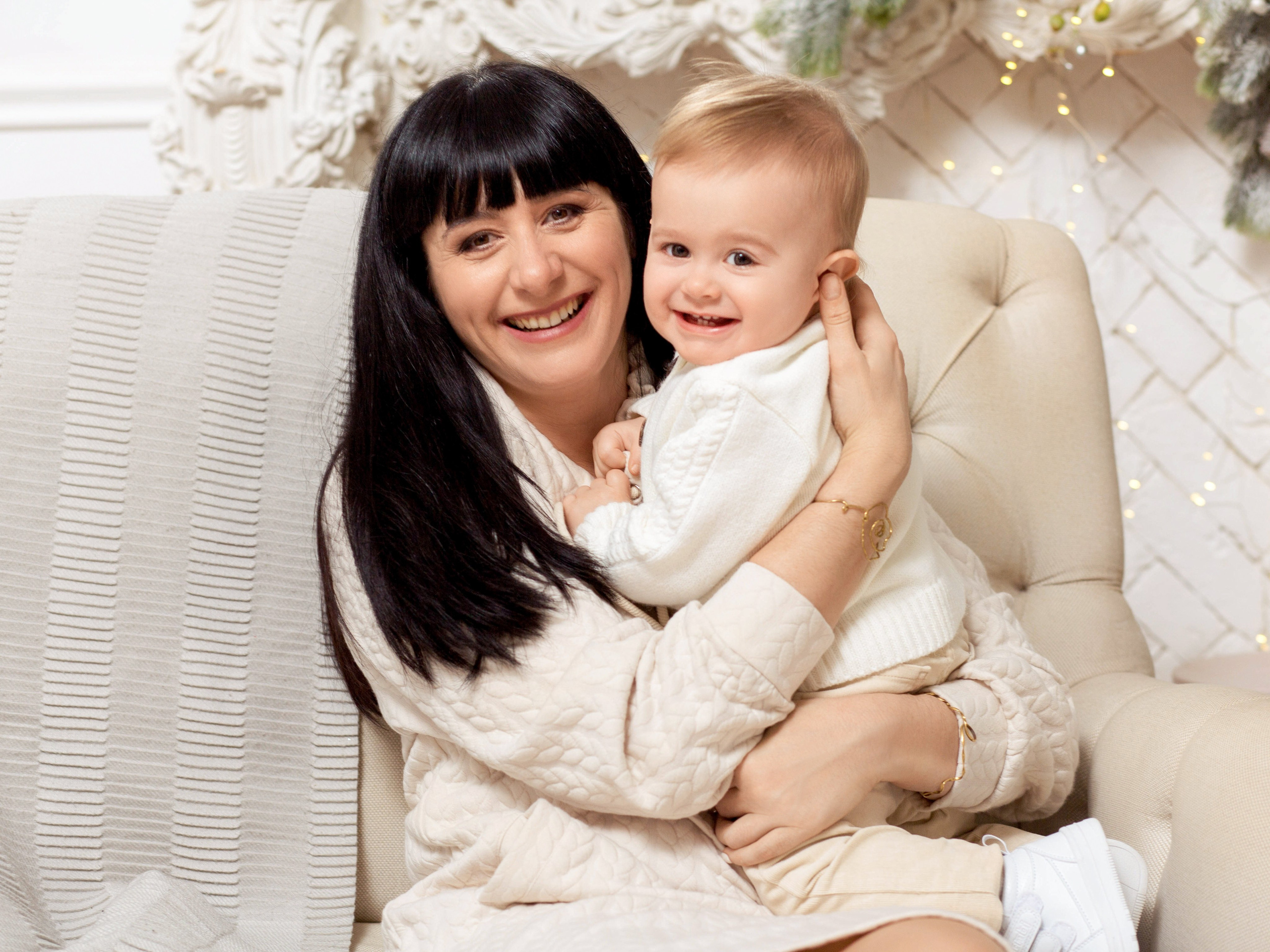 Новогодняя фотосессия в студии в городе Ростове-на-Дону для Александра, Лии и Артёма